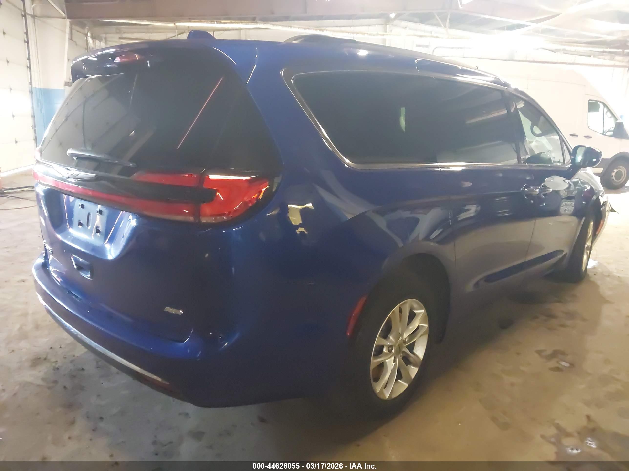 CHRYSLER PACIFICA image 4