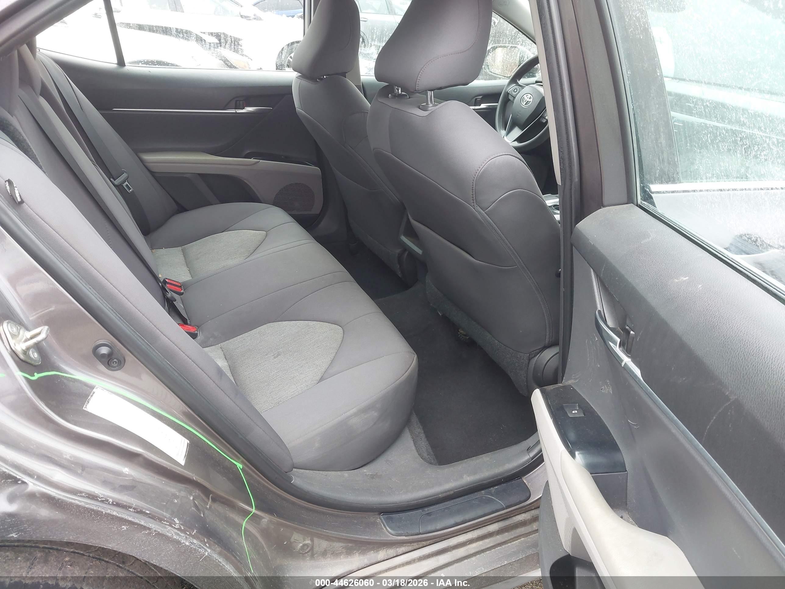 TOYOTA CAMRY image 8