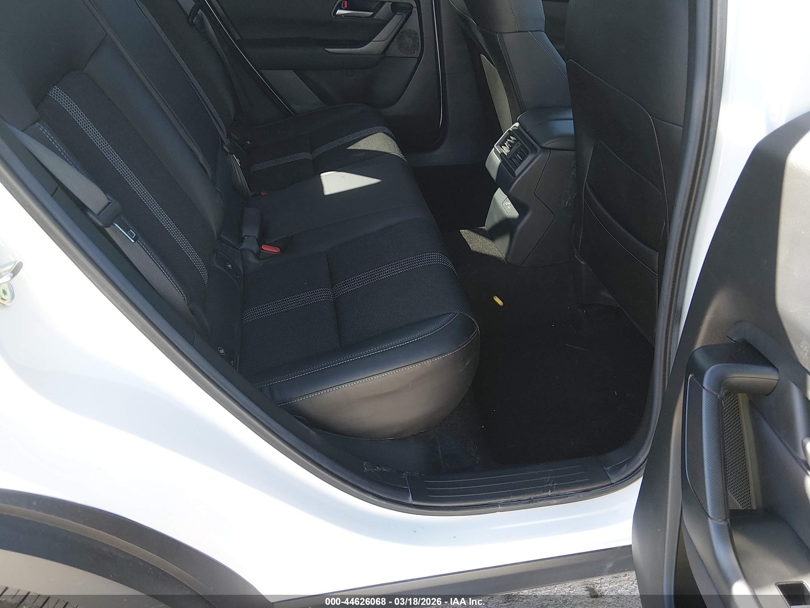 MAZDA CX-50 image 8