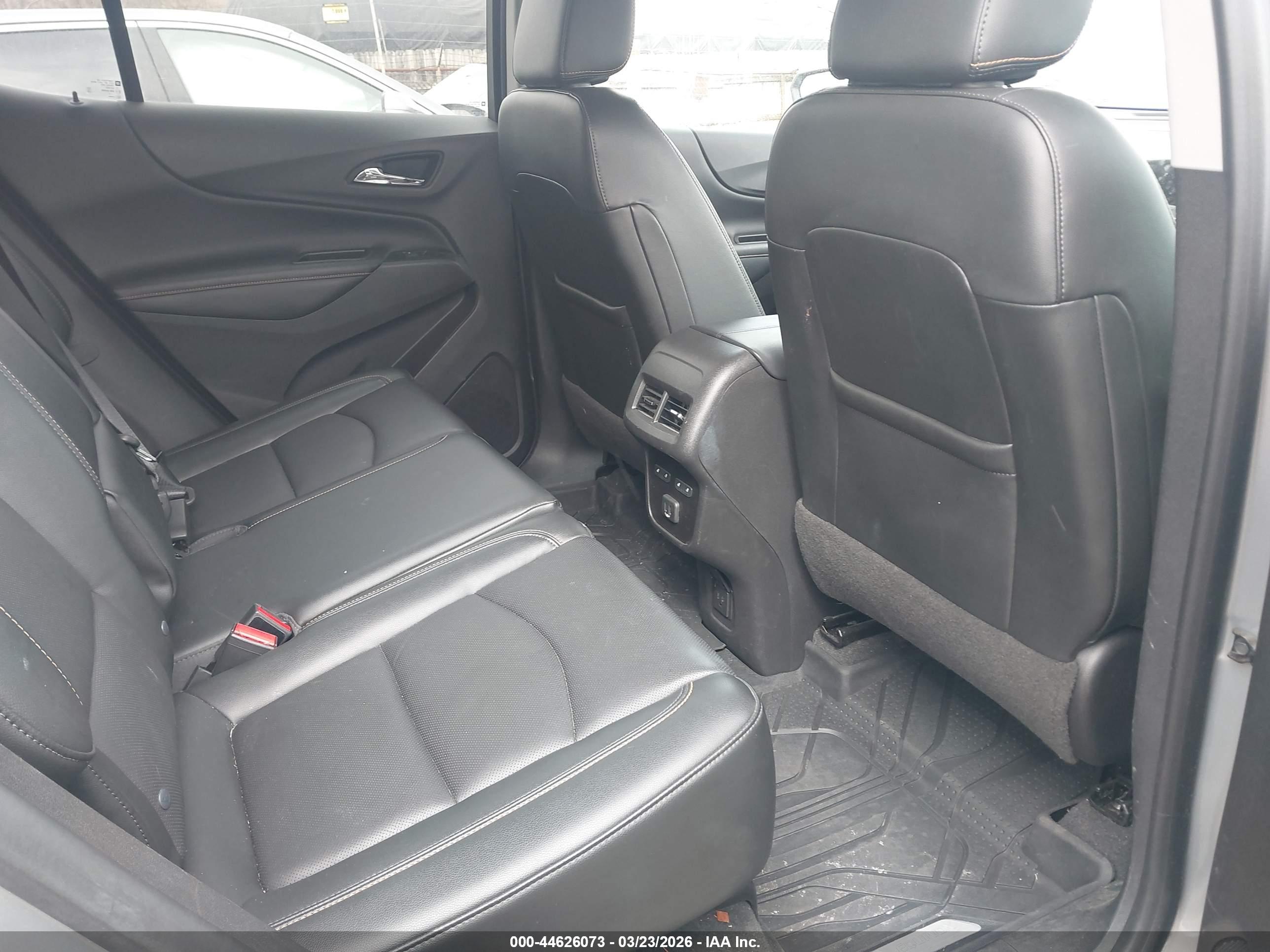 CHEVROLET EQUINOX image 8