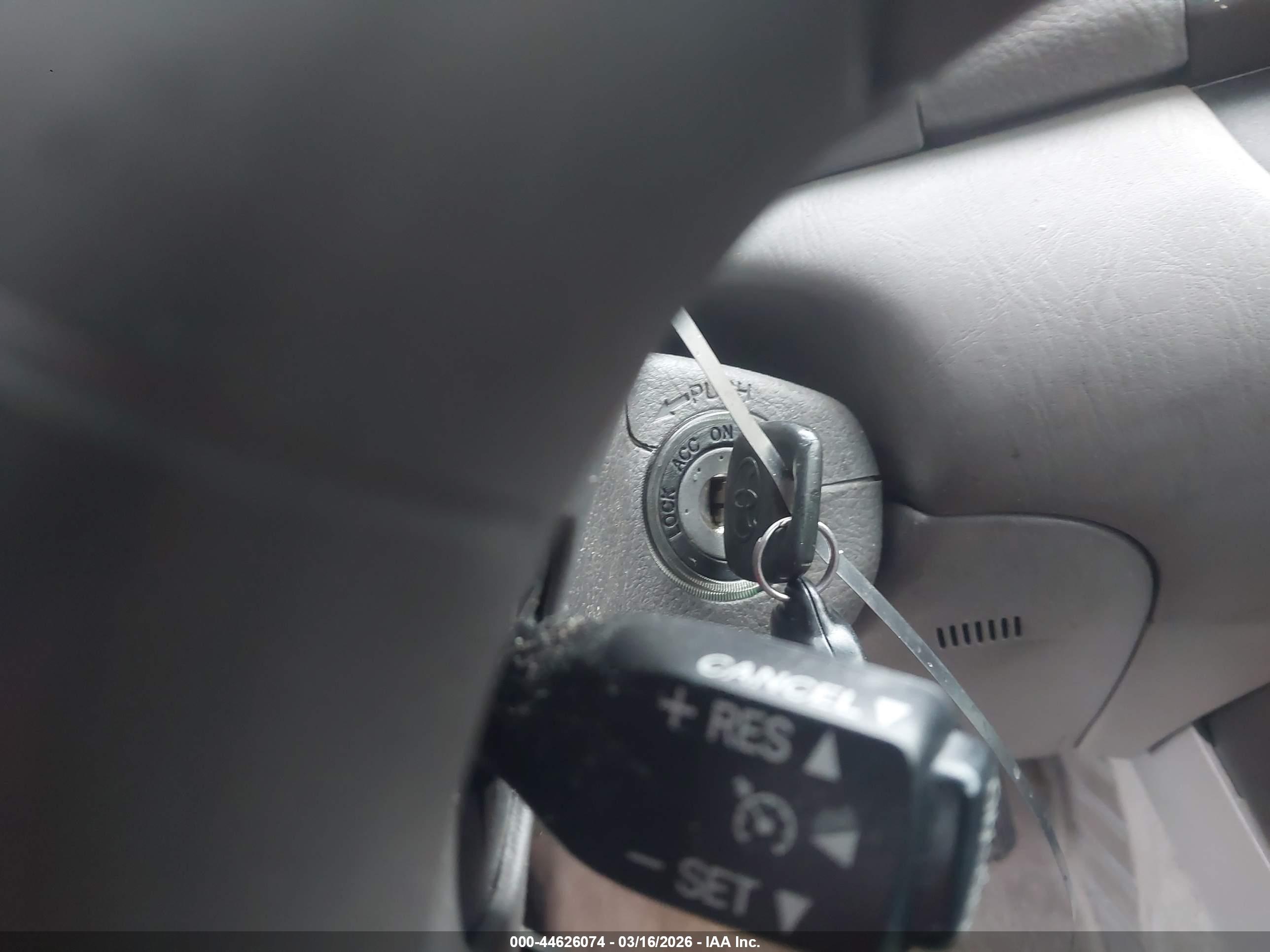 TOYOTA CAMRY image 11
