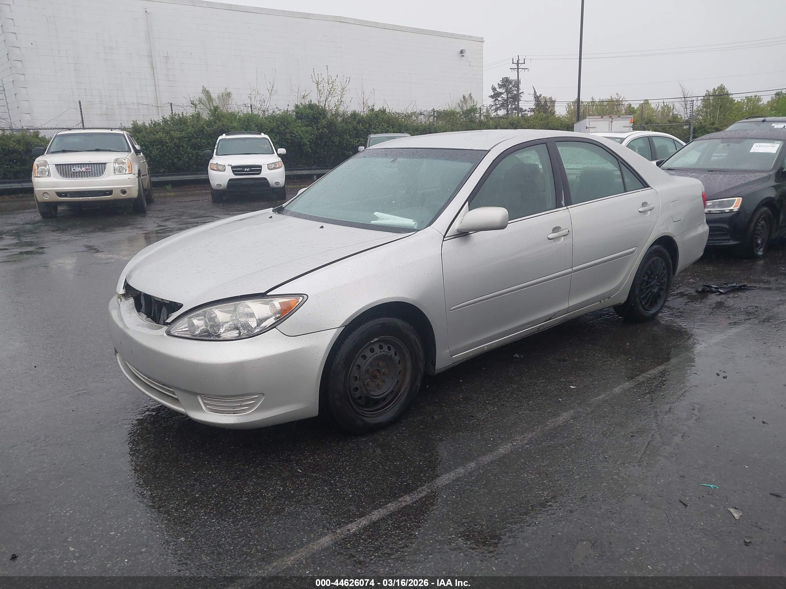 TOYOTA CAMRY image 2