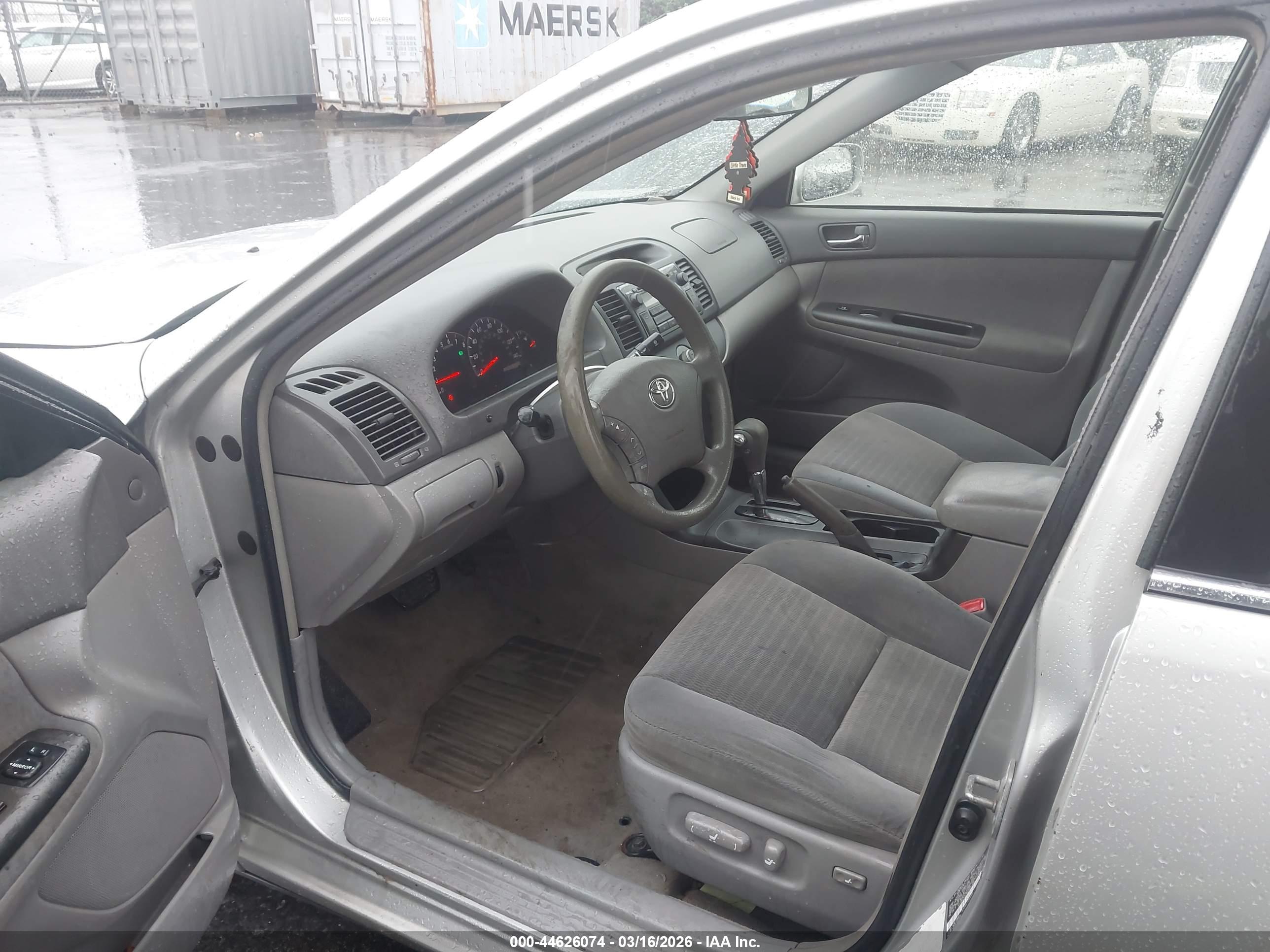 TOYOTA CAMRY image 5