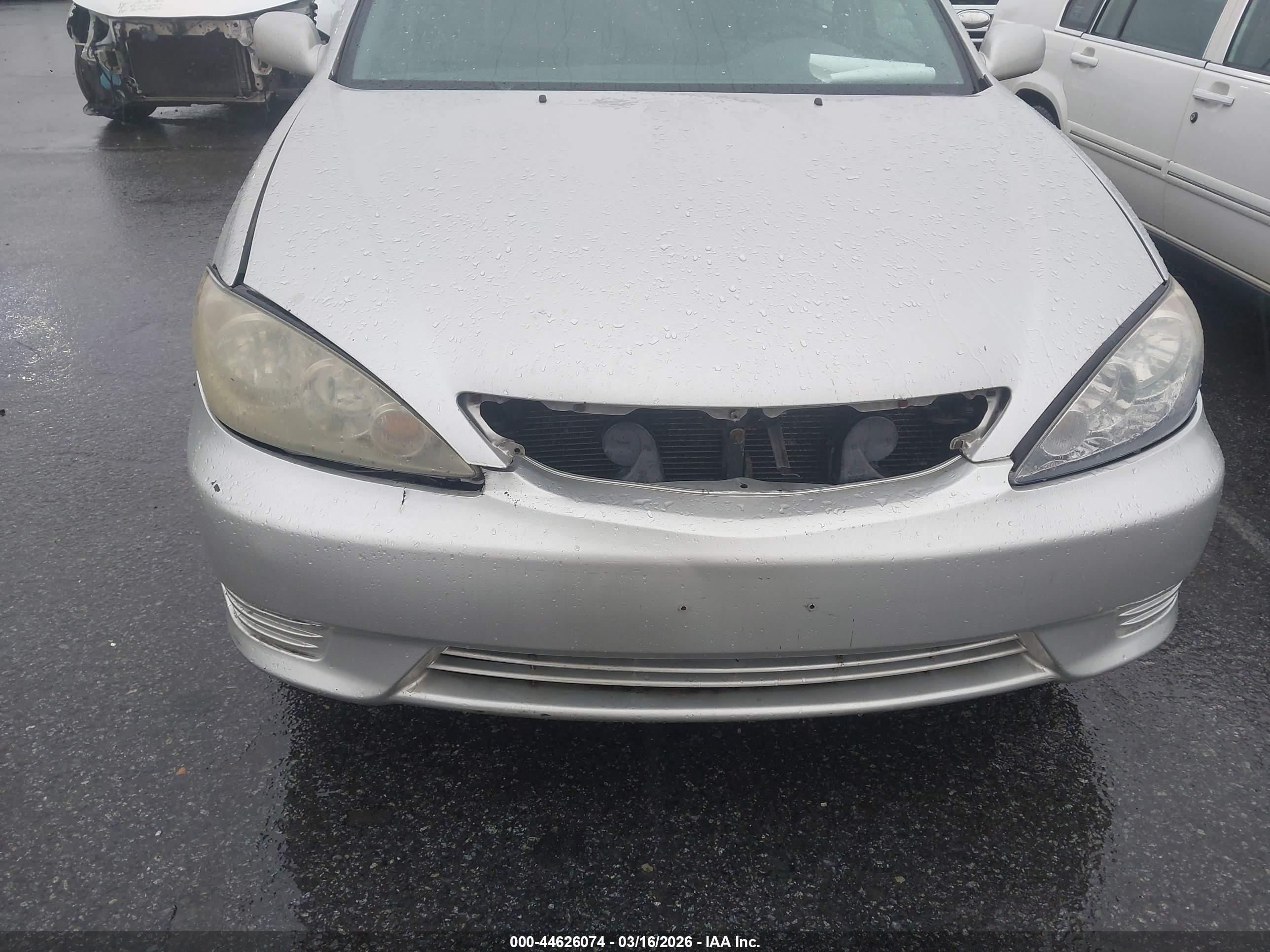 TOYOTA CAMRY image 6