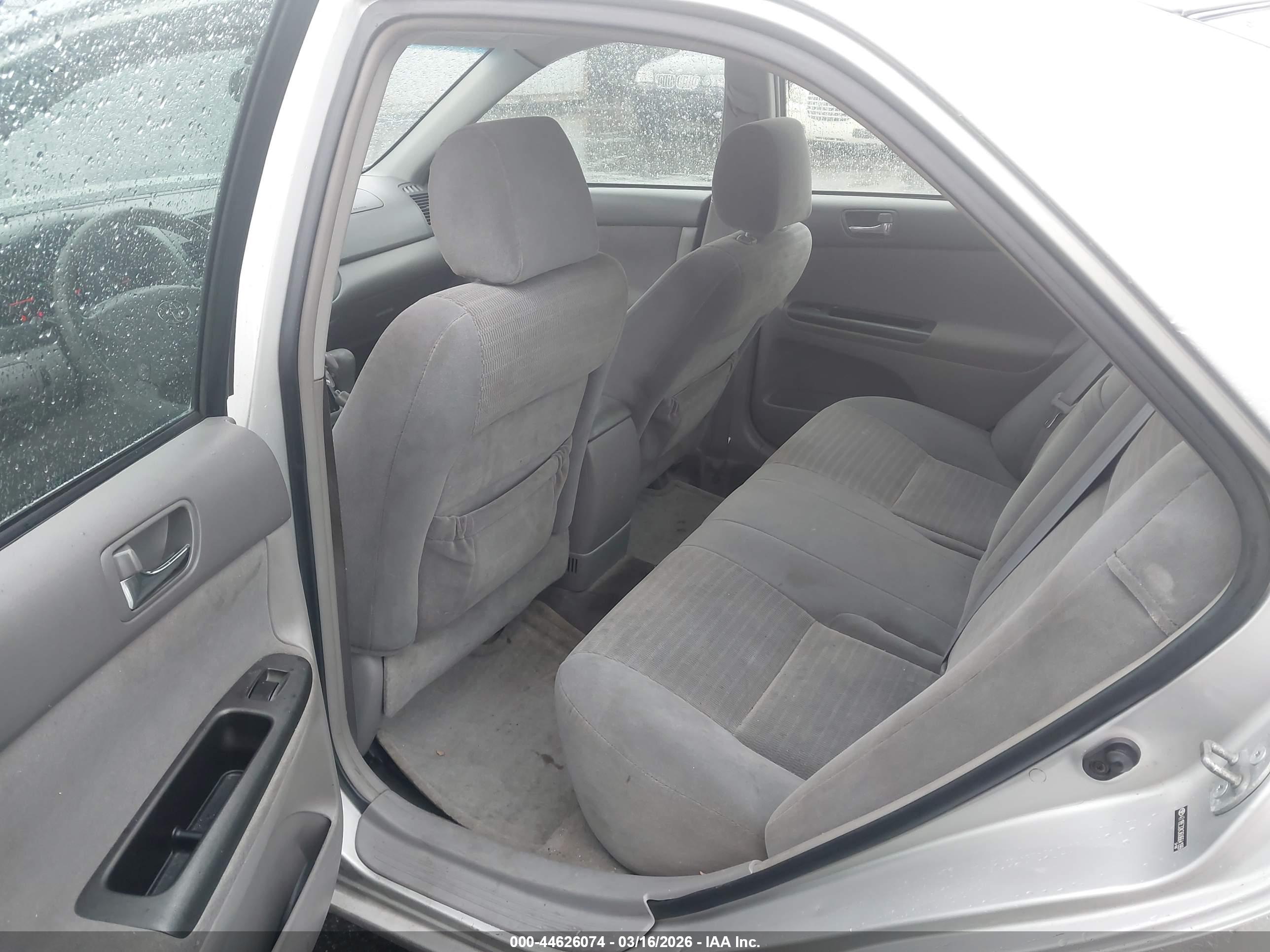 TOYOTA CAMRY image 8