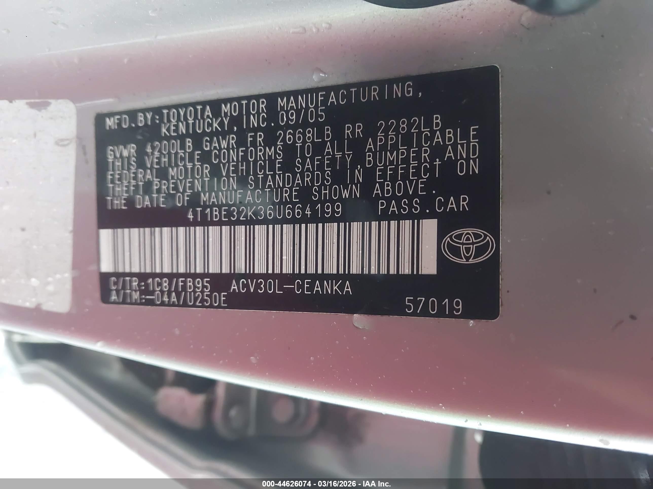 TOYOTA CAMRY image 9