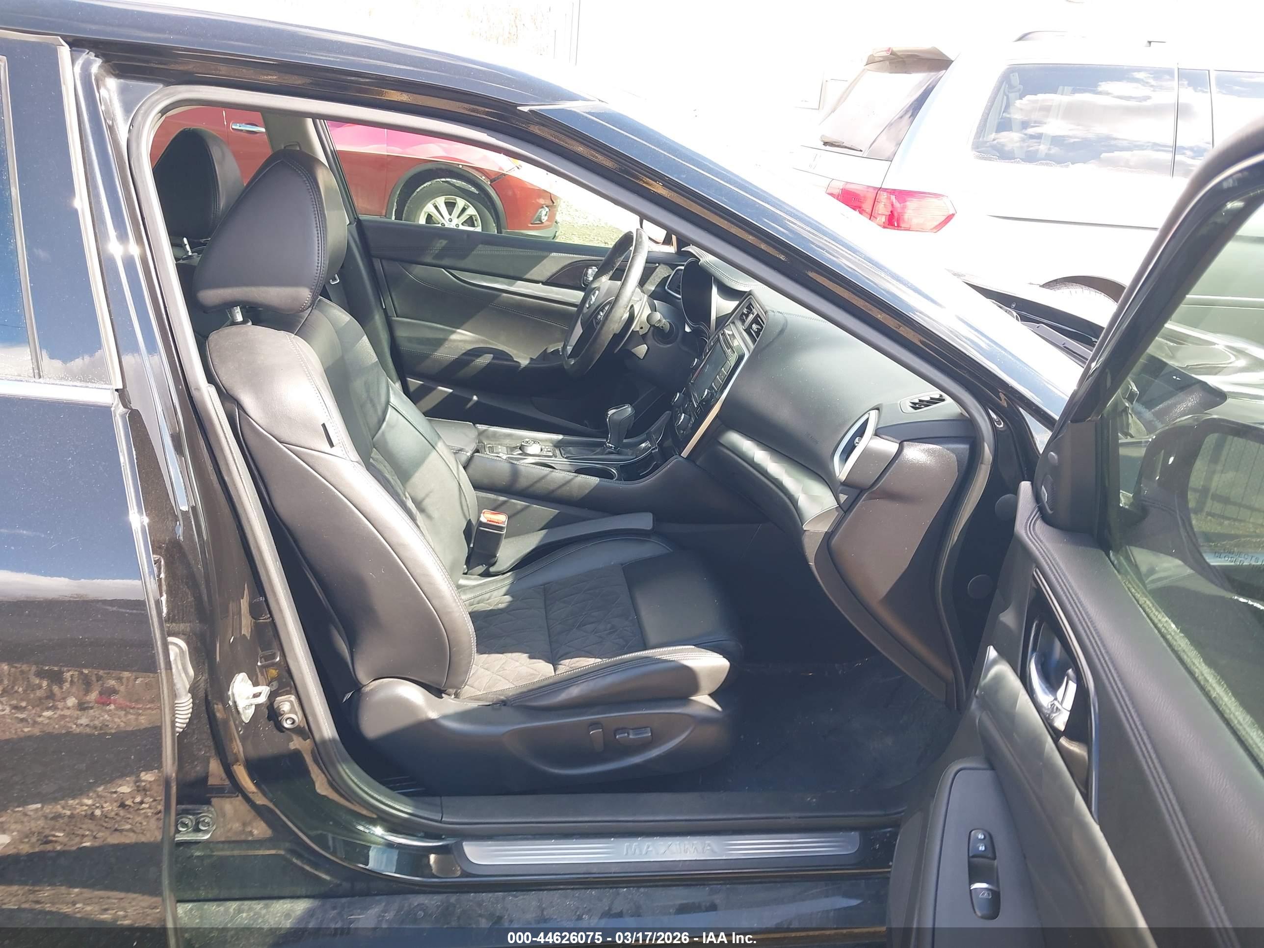 NISSAN MAXIMA image 5