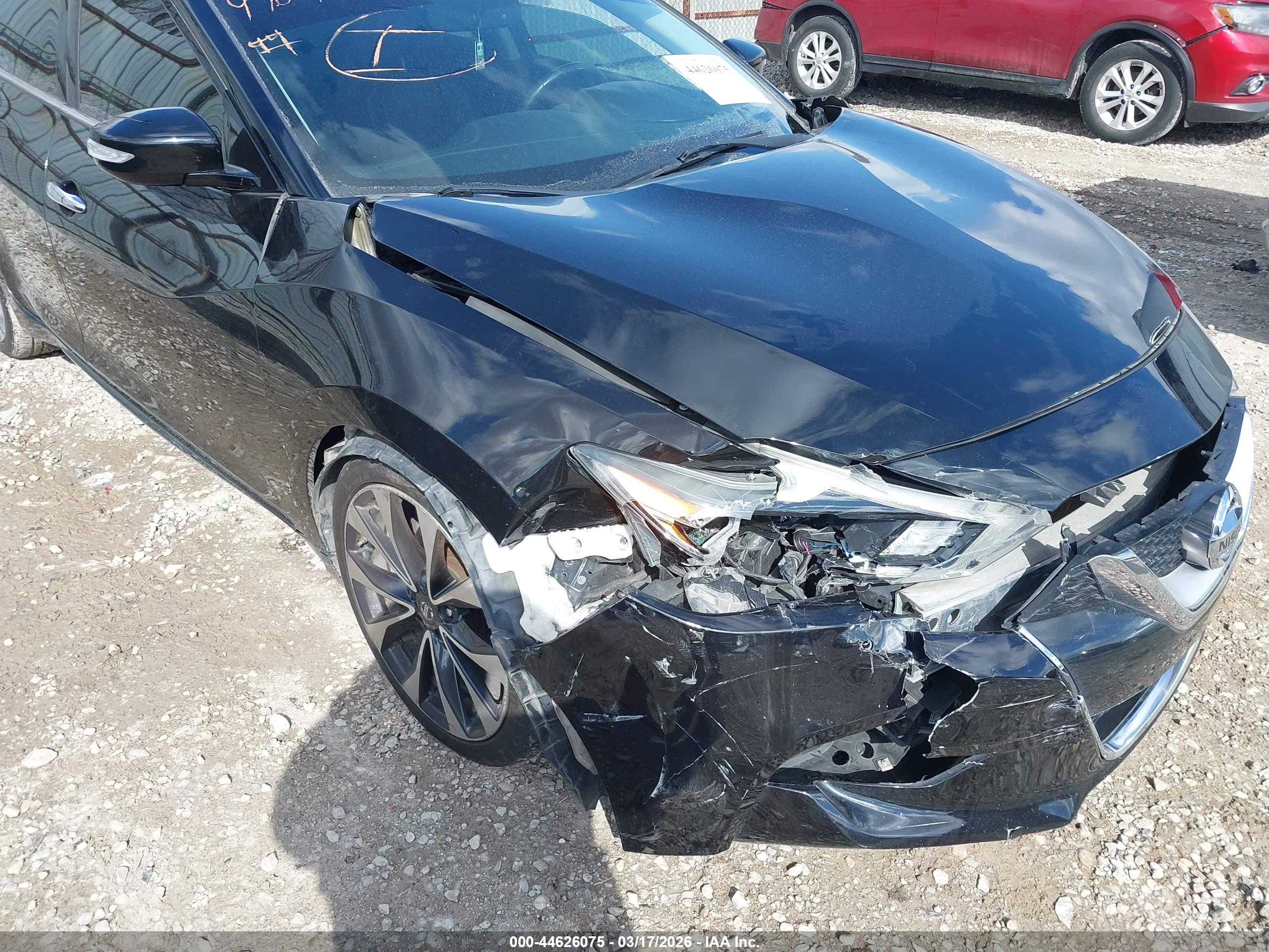 NISSAN MAXIMA image 6