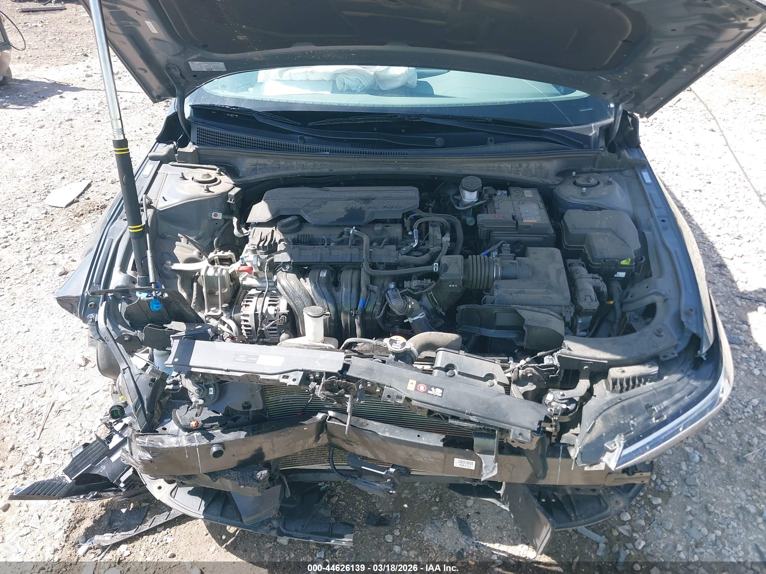 HYUNDAI ELANTRA image 10