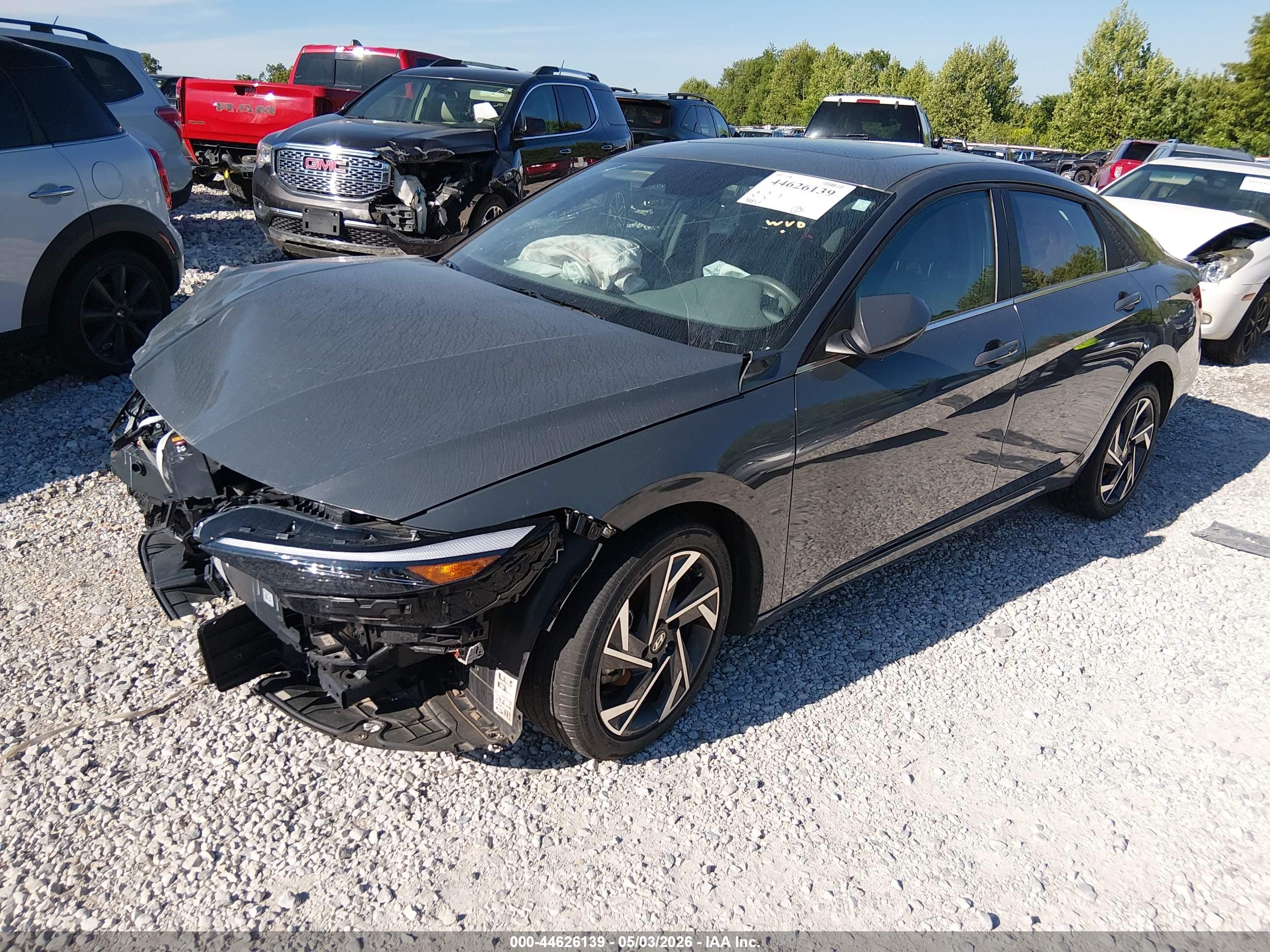 HYUNDAI ELANTRA image 2