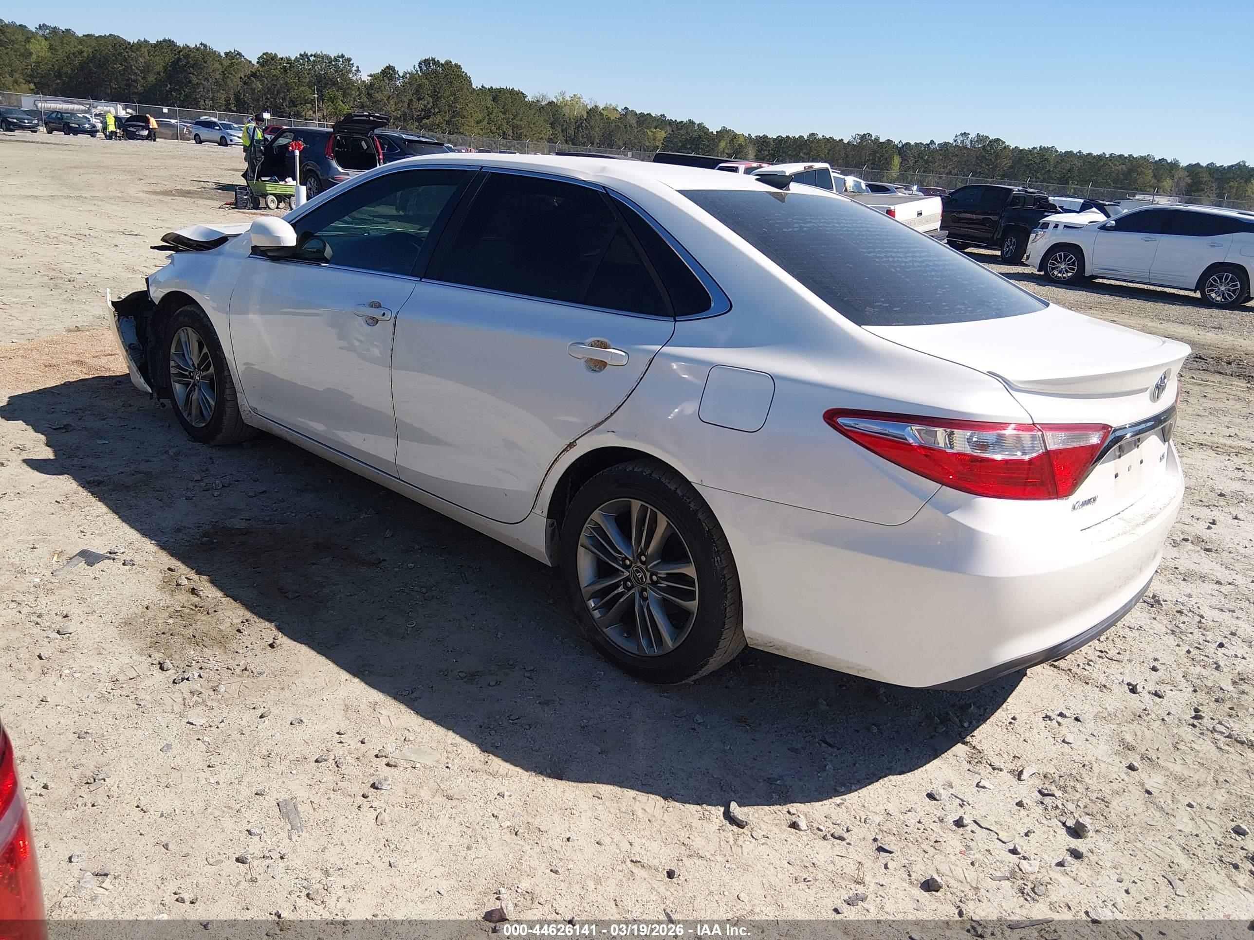 TOYOTA CAMRY image 3