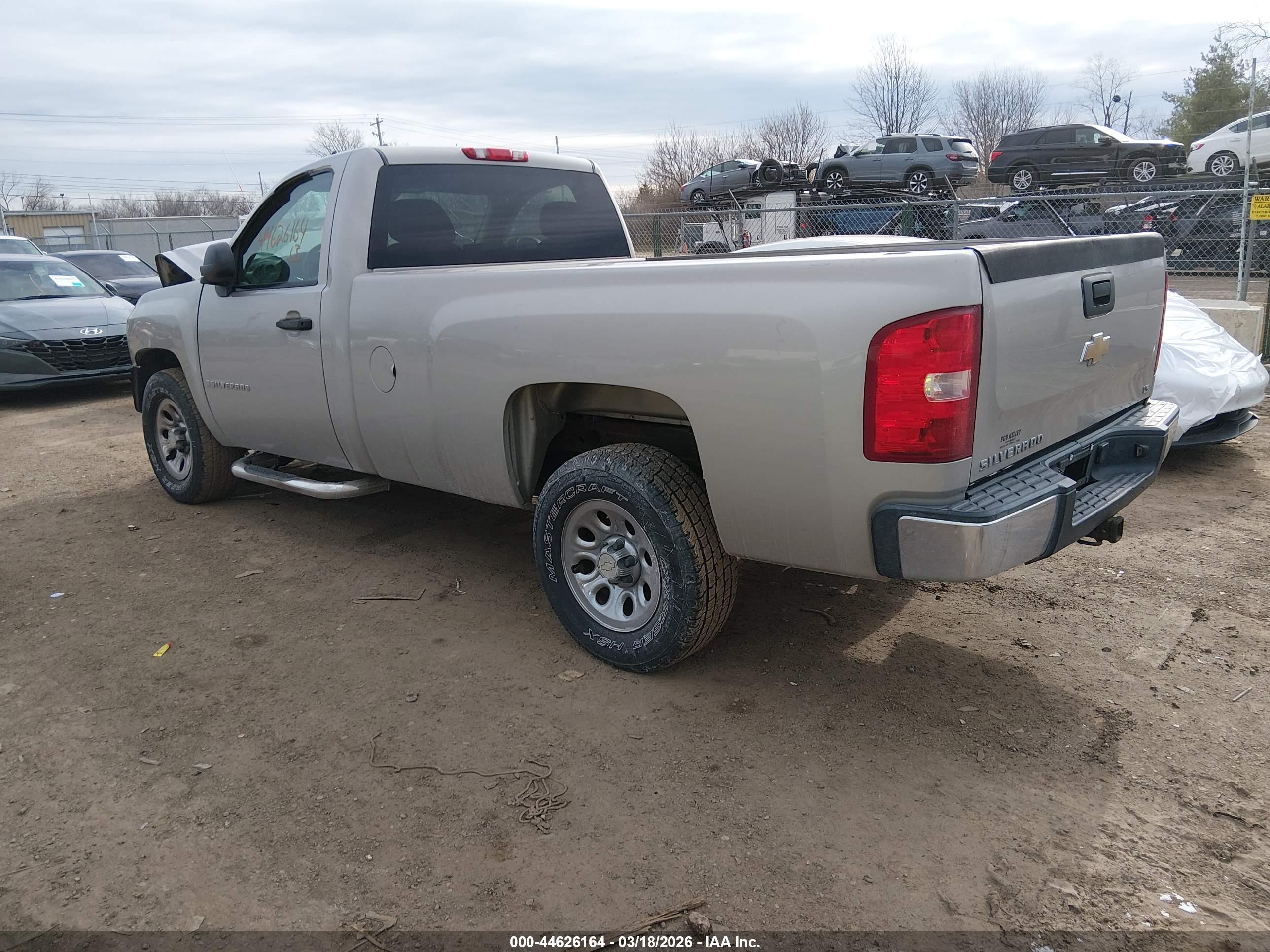 CHEVROLET SILVERADO image 3