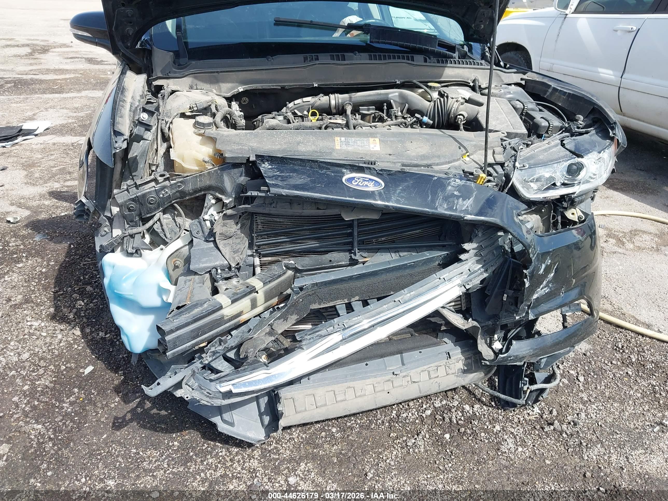 FORD FUSION image 6