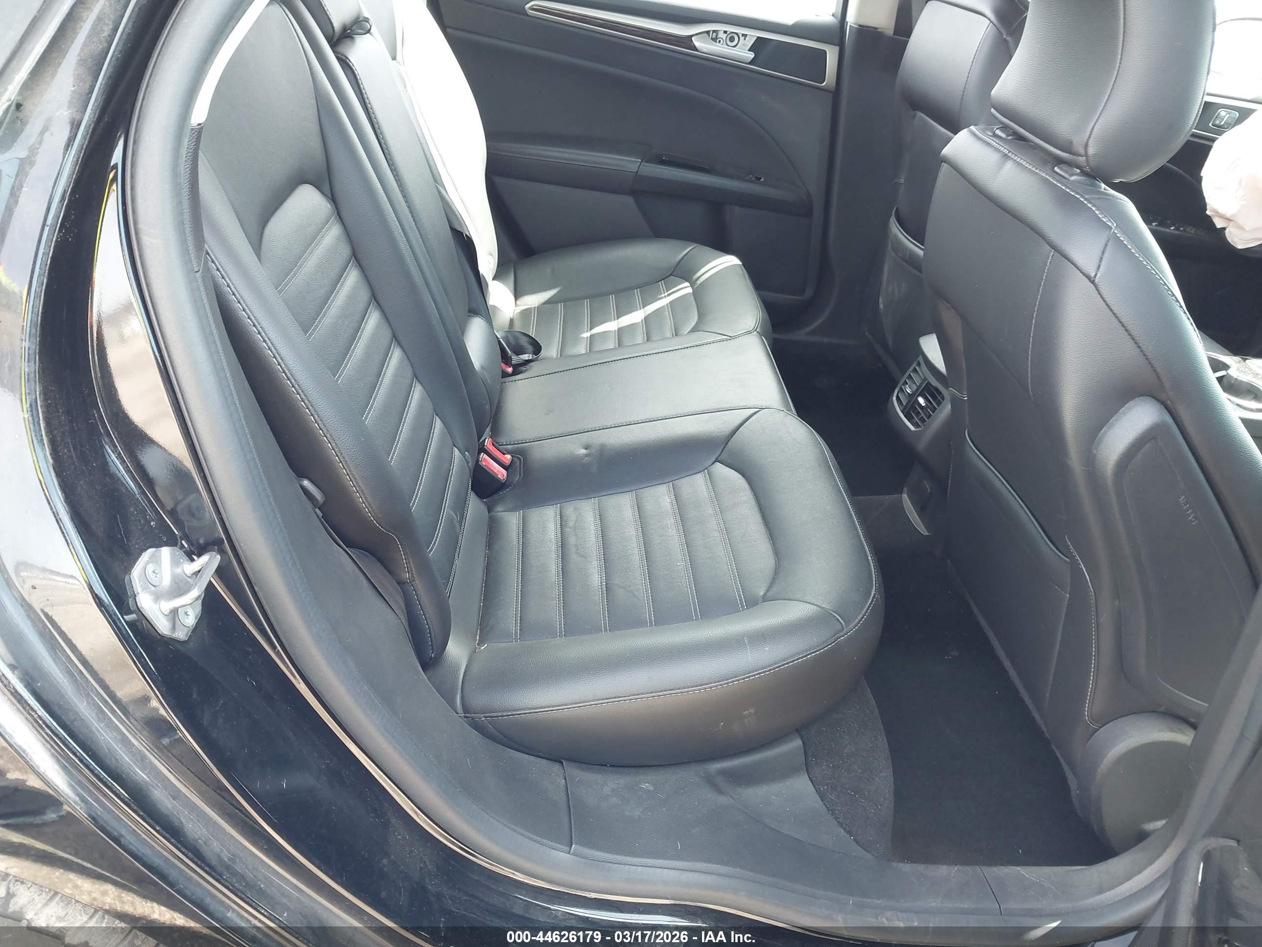 FORD FUSION image 8