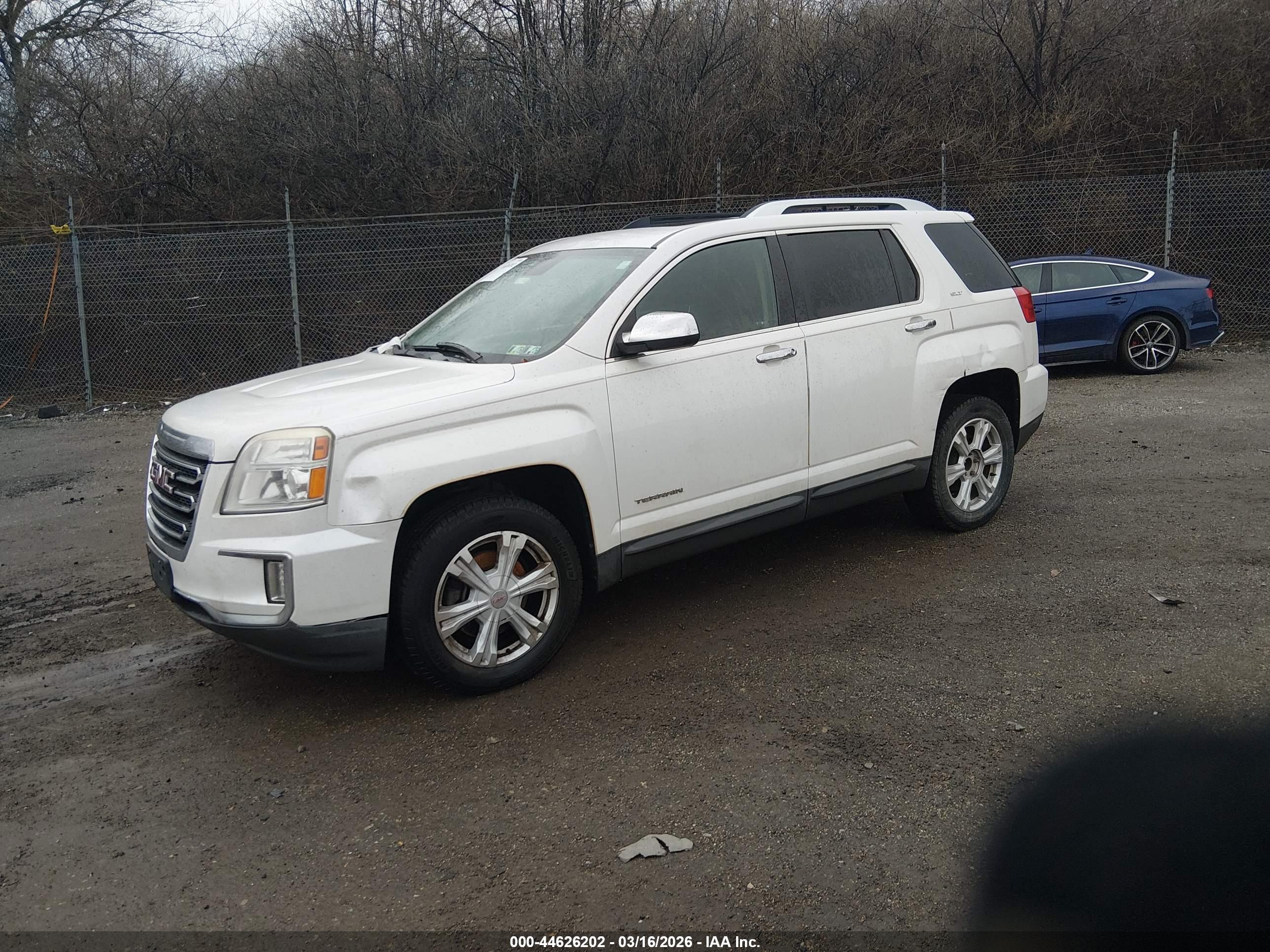 GMC TERRAIN image 2