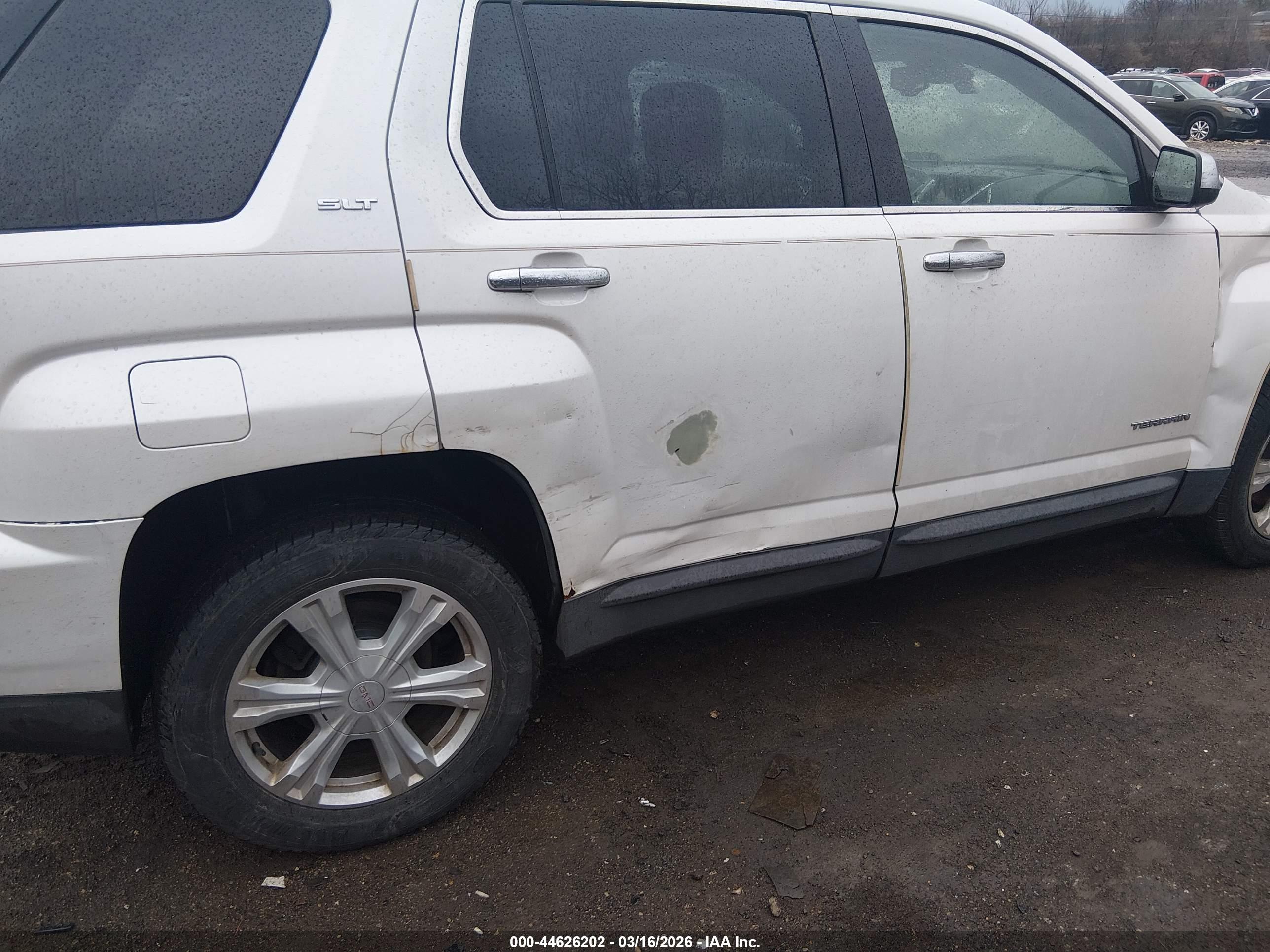 GMC TERRAIN image 6
