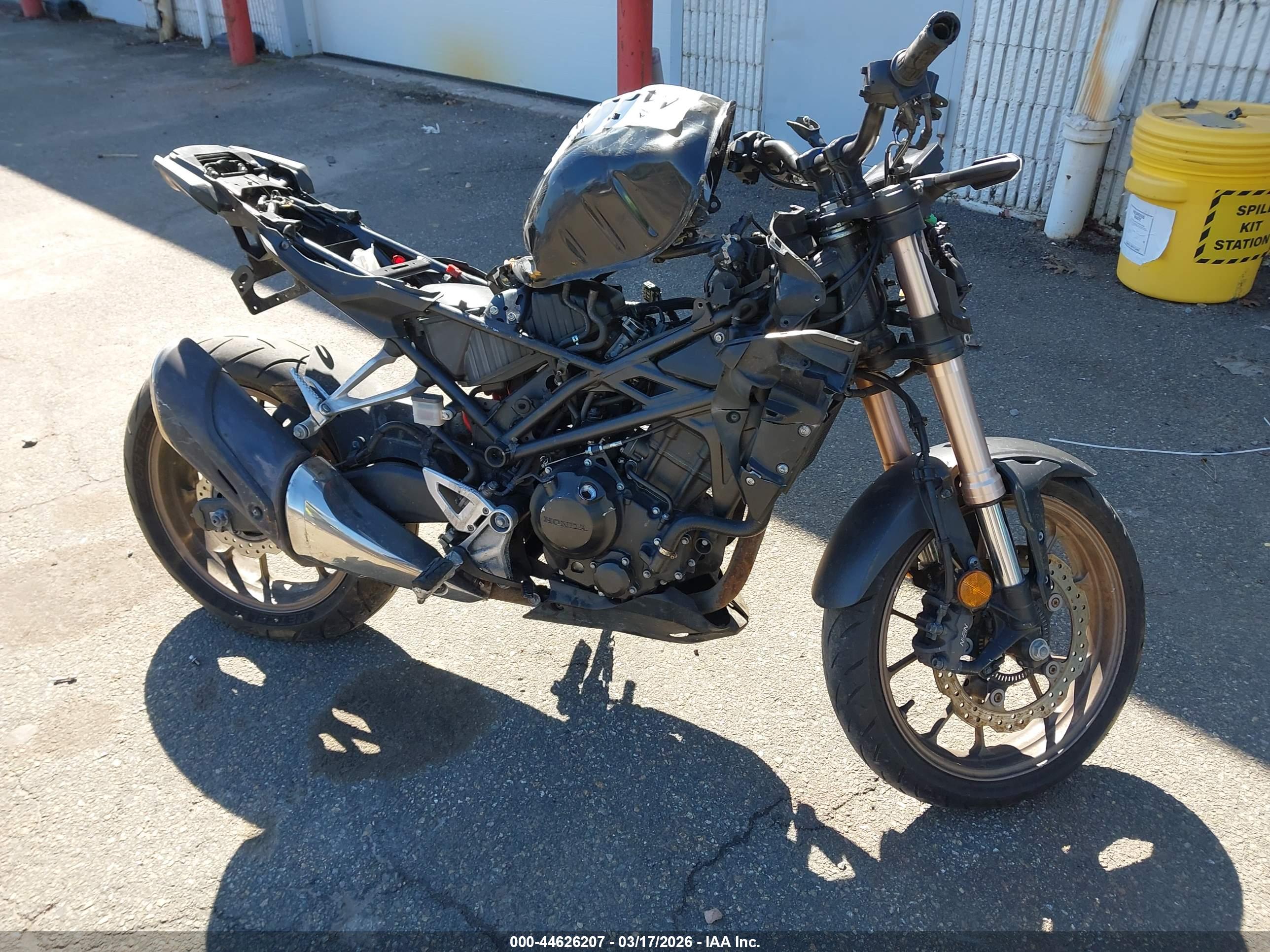 HONDA CBF300 image 8