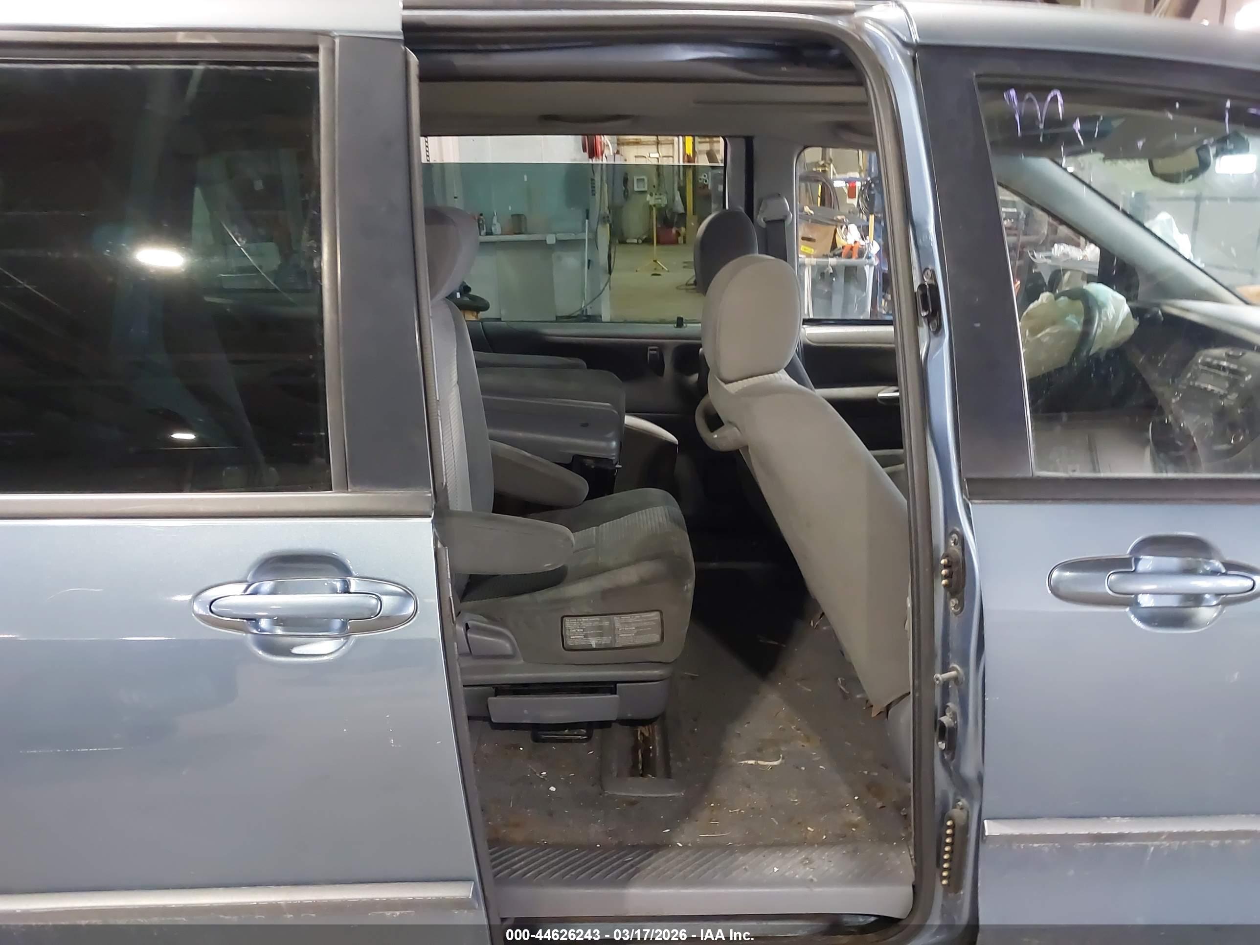 MAZDA MPV image 8