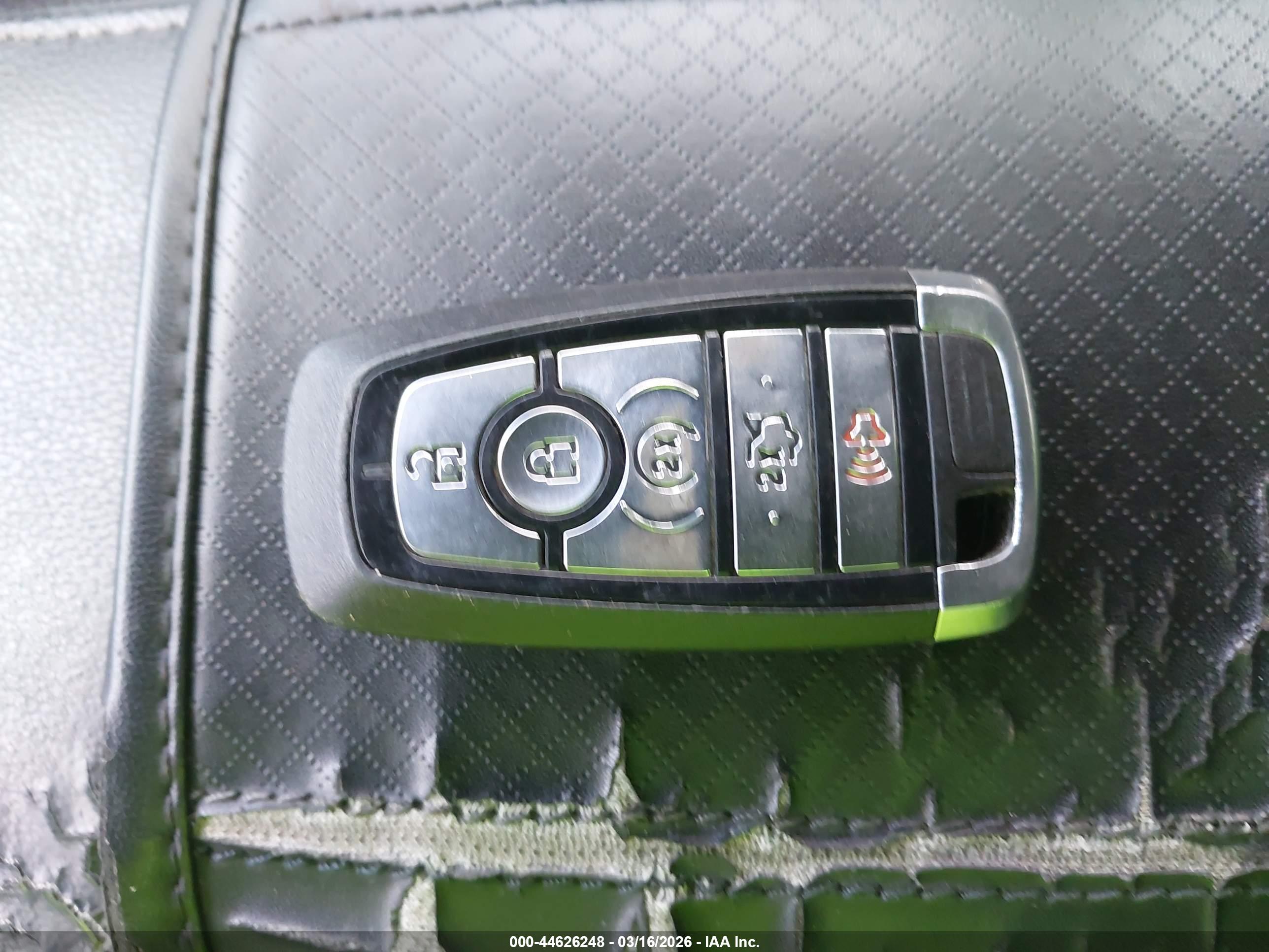 FORD FUSION image 11