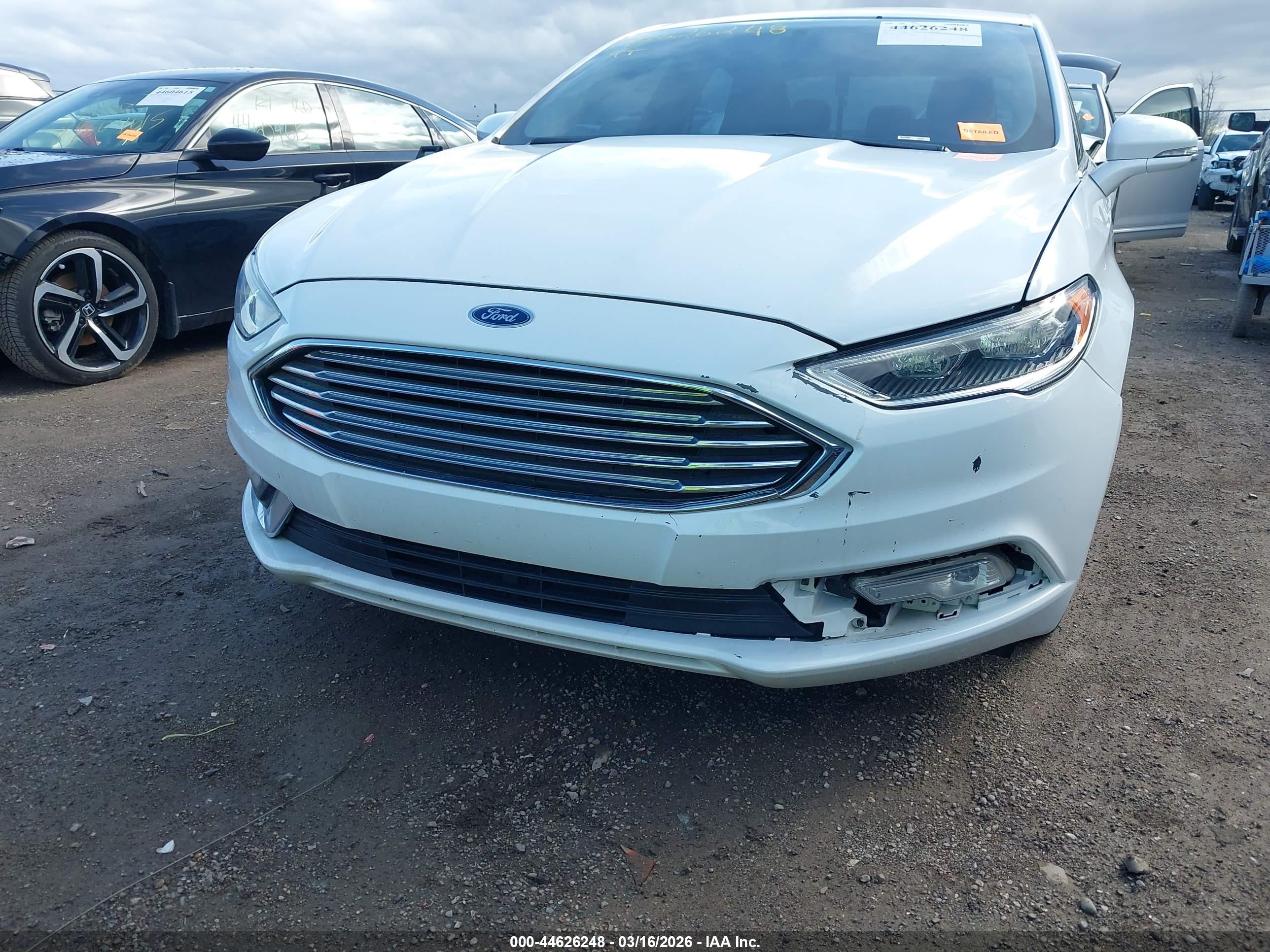 FORD FUSION image 6