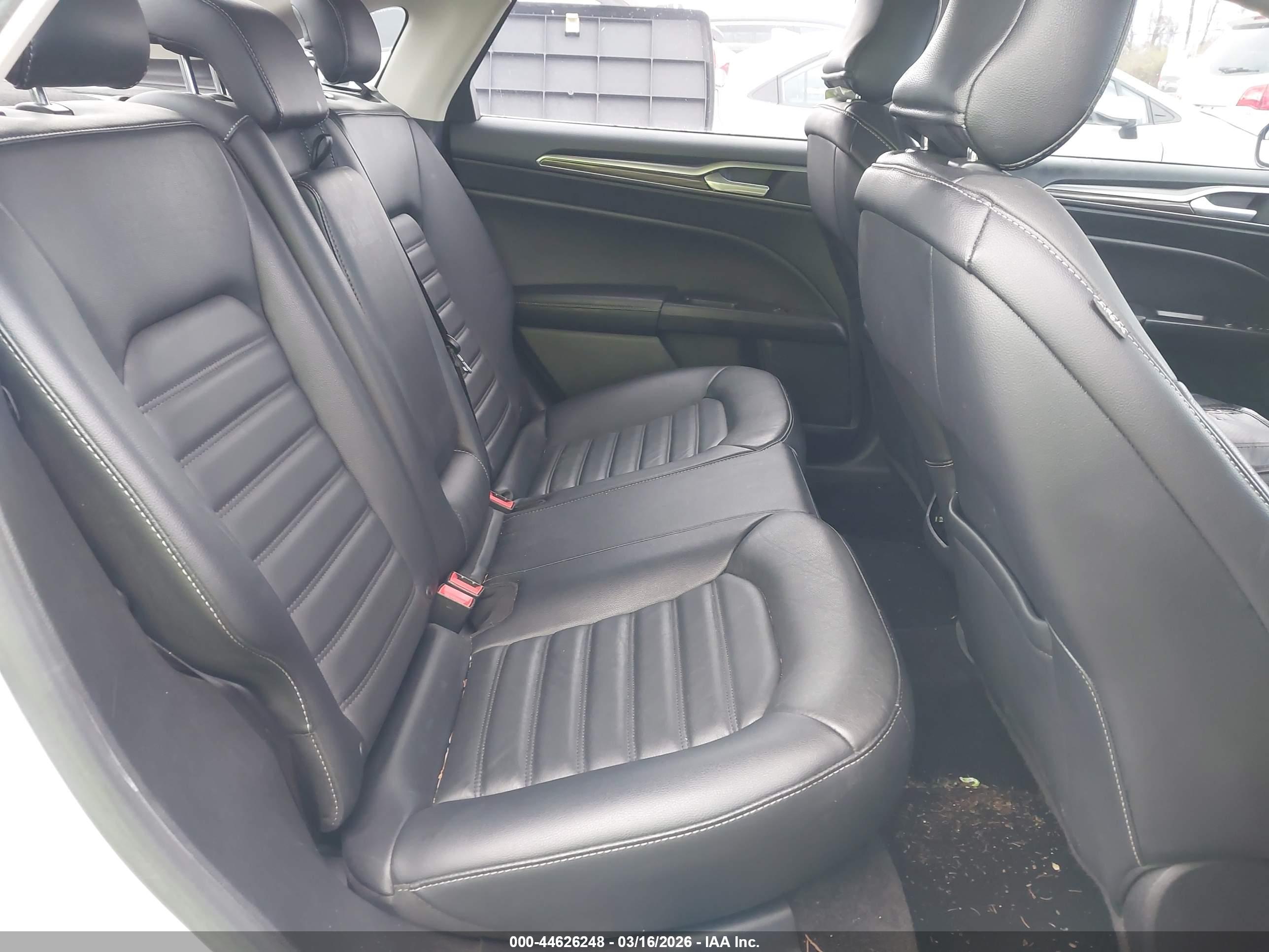 FORD FUSION image 8