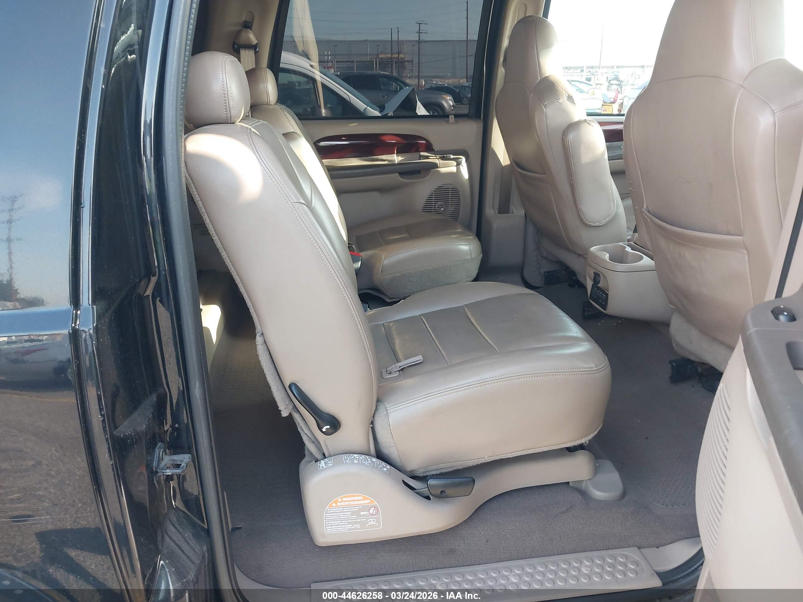 FORD EXCURSION image 8