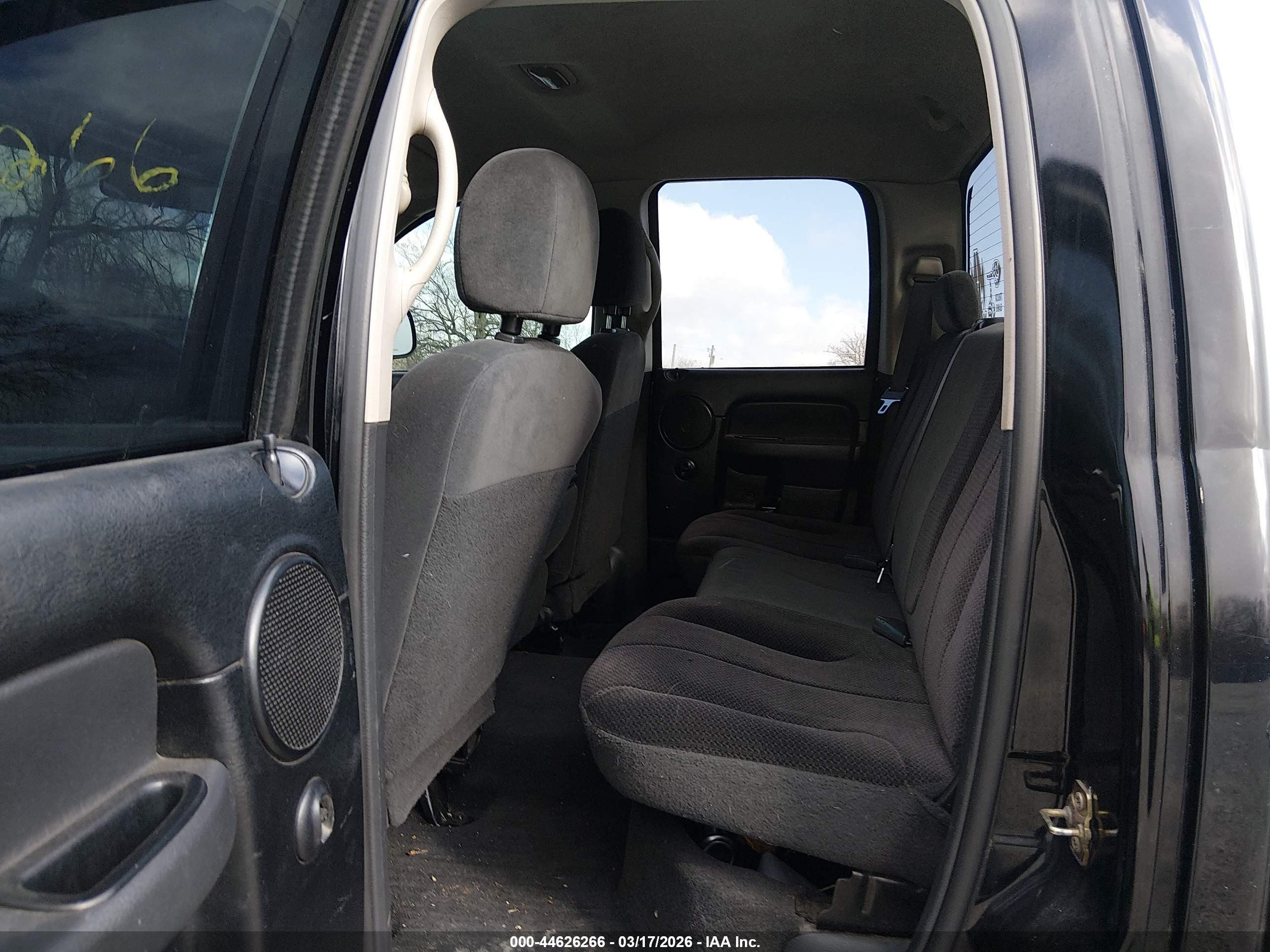 DODGE RAM image 8