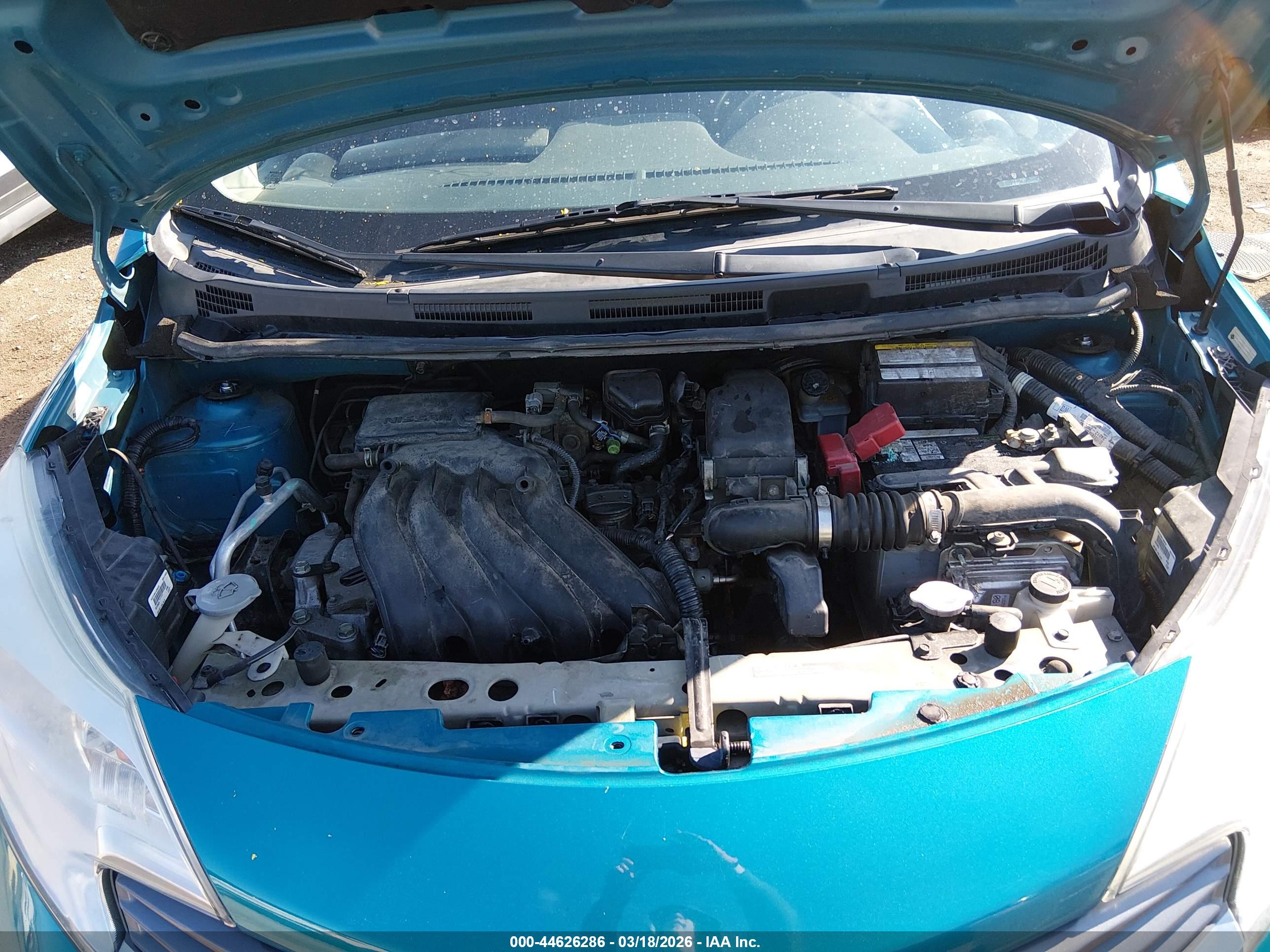 NISSAN VERSA image 10