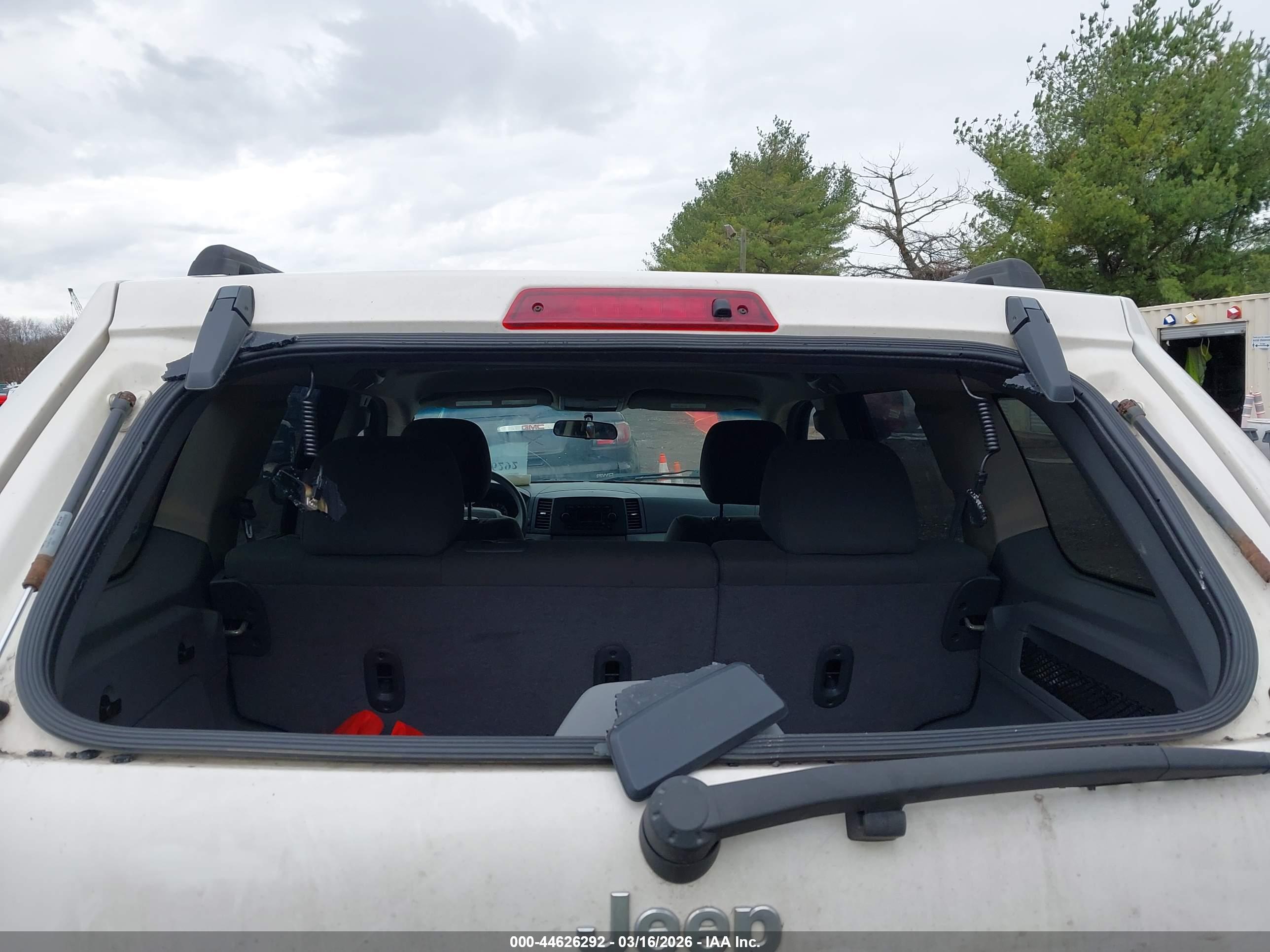 JEEP GRAND image 6