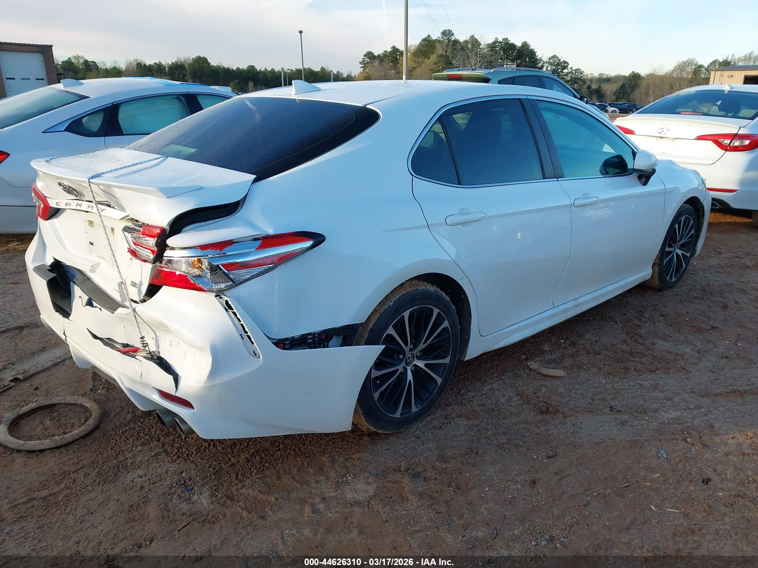 TOYOTA CAMRY image 4