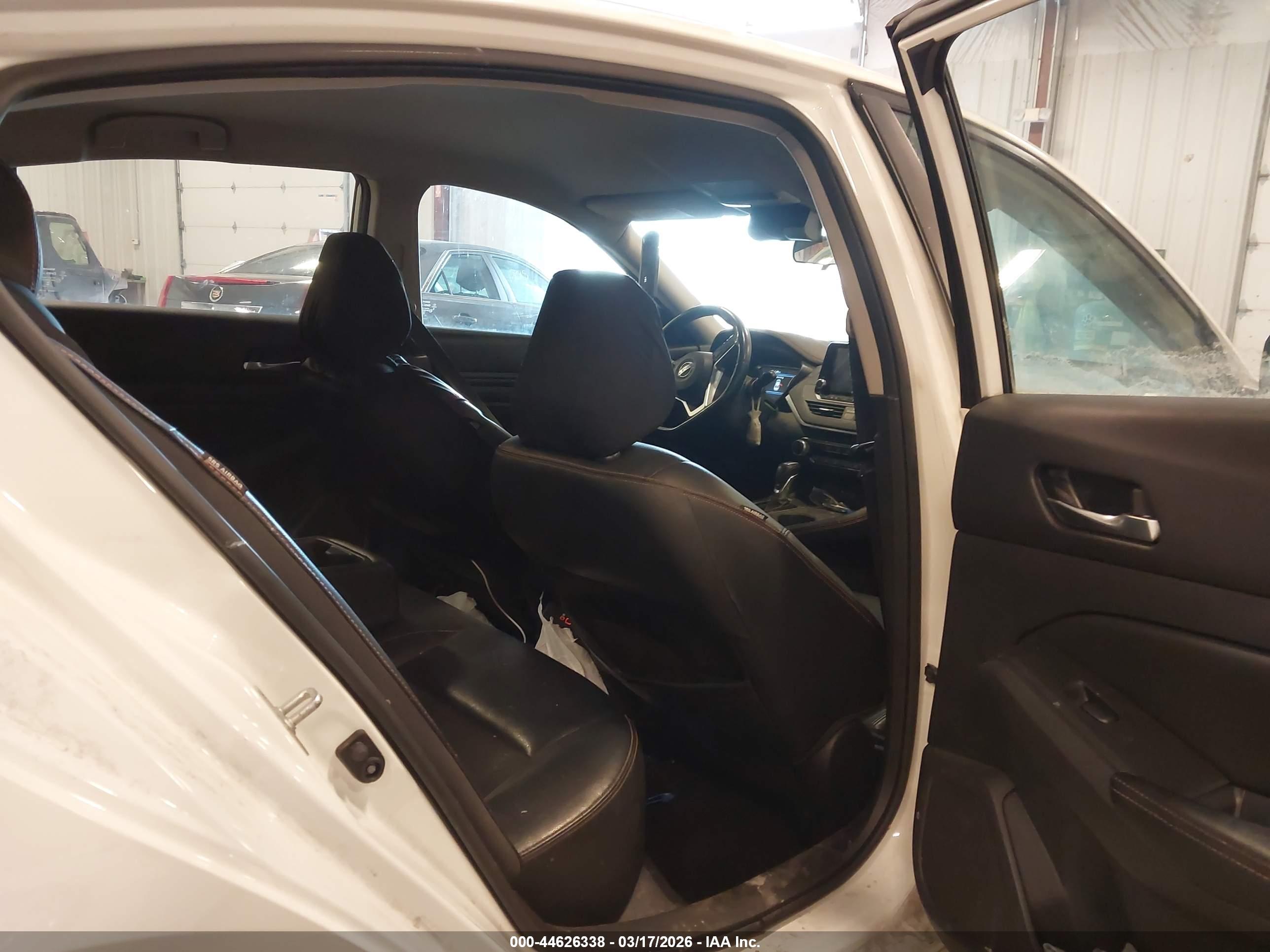 NISSAN ALTIMA image 8