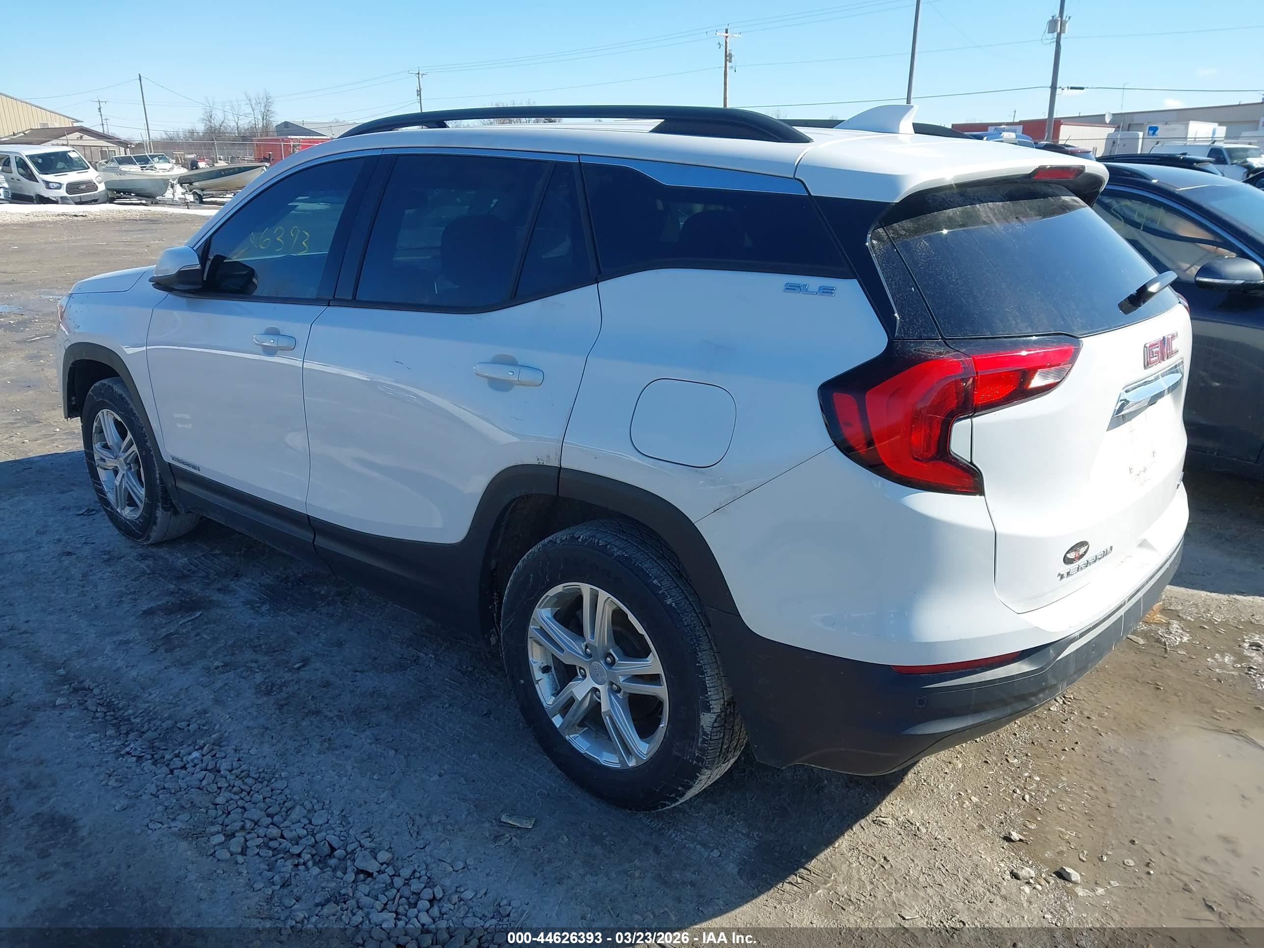 GMC TERRAIN image 3
