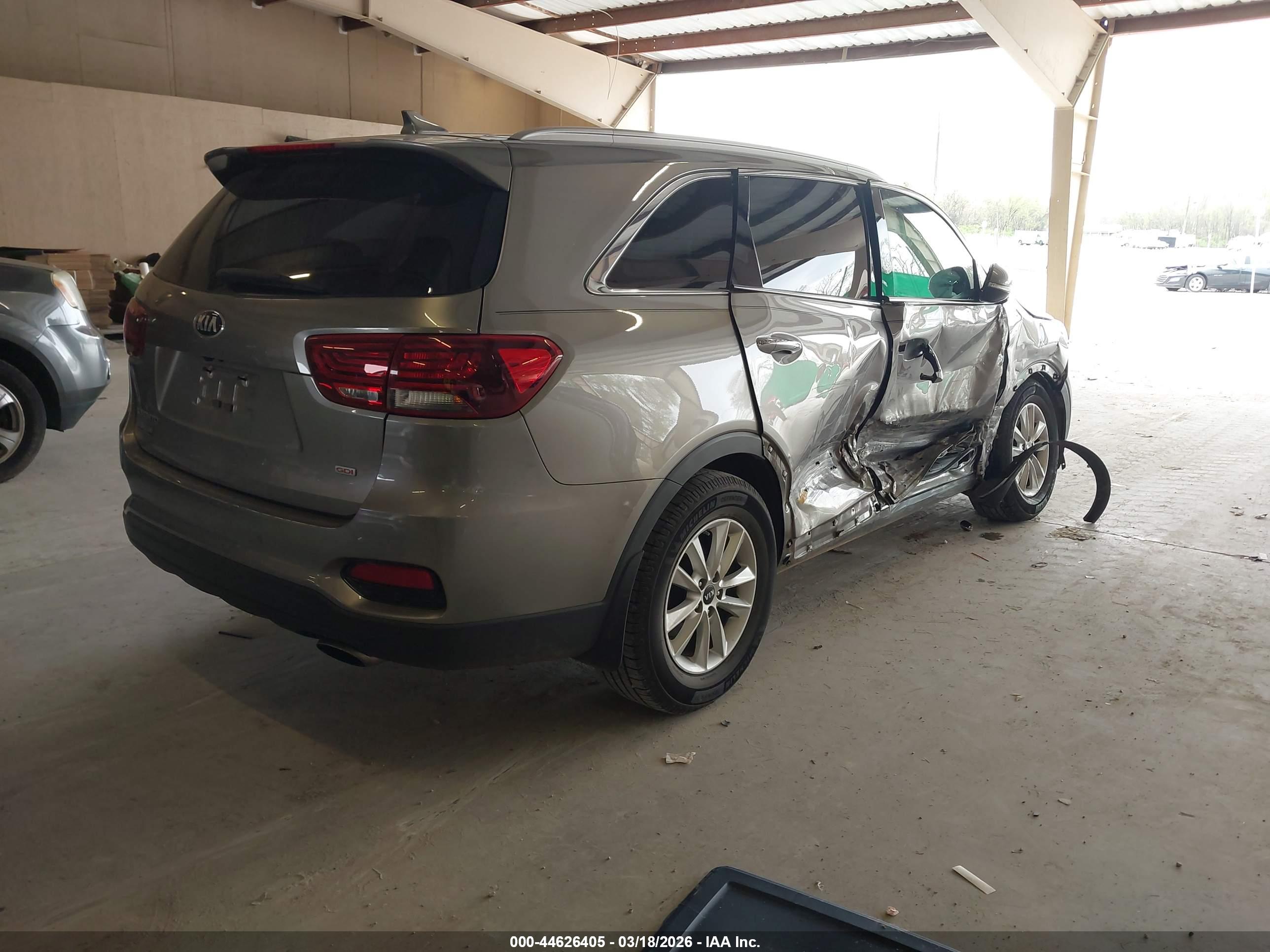 KIA SORENTO image 4