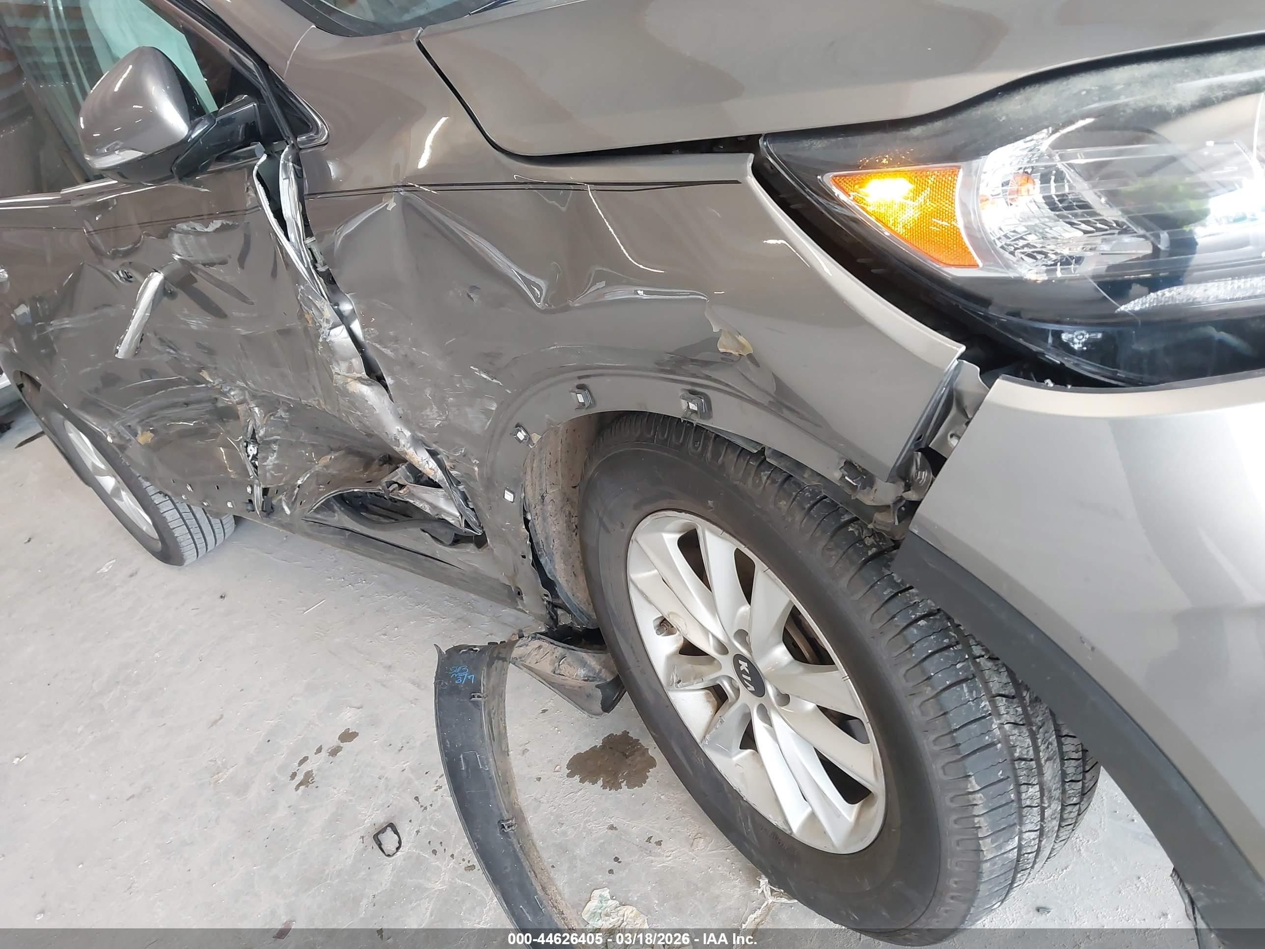 KIA SORENTO image 6