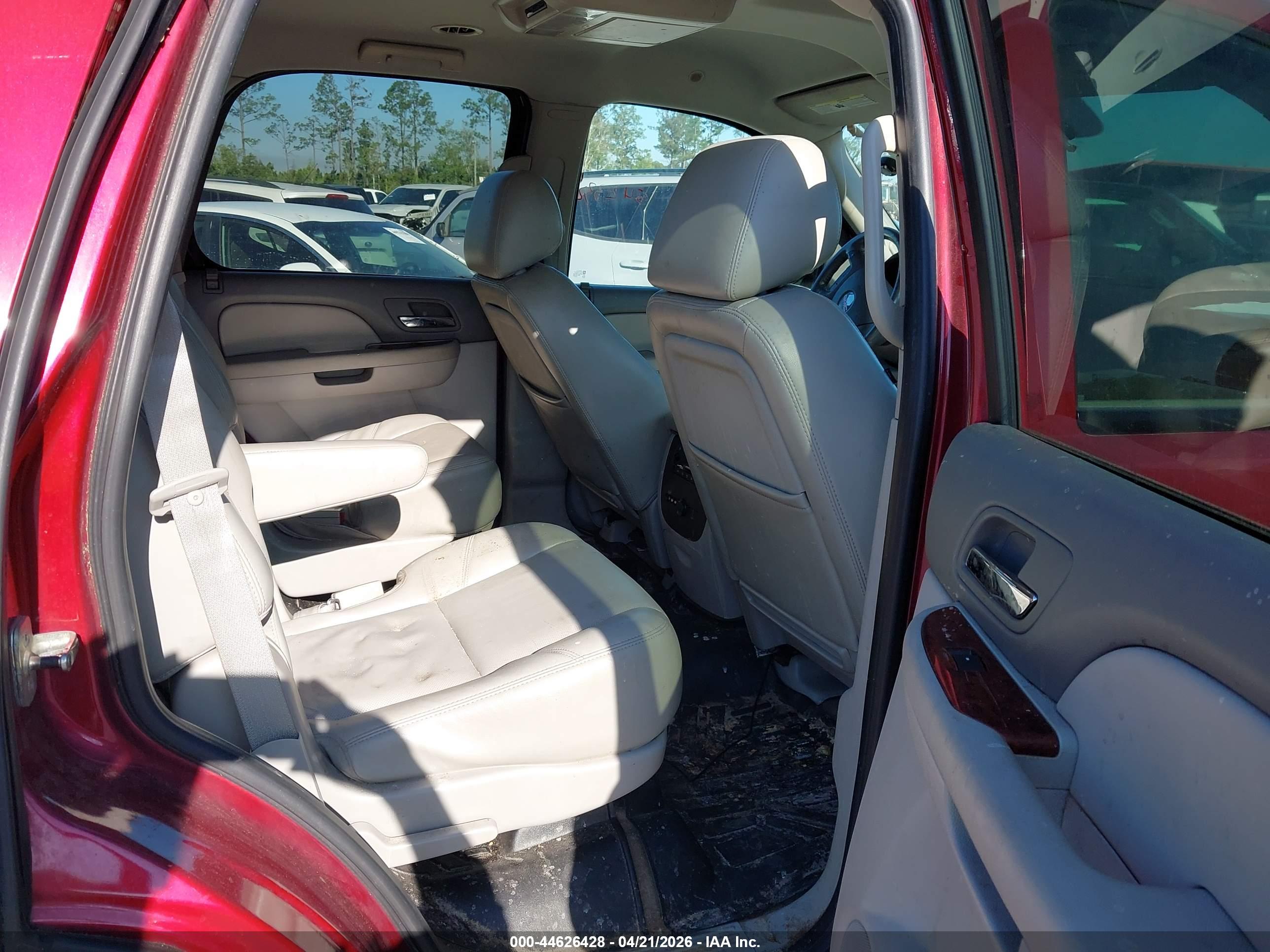 GMC YUKON image 8
