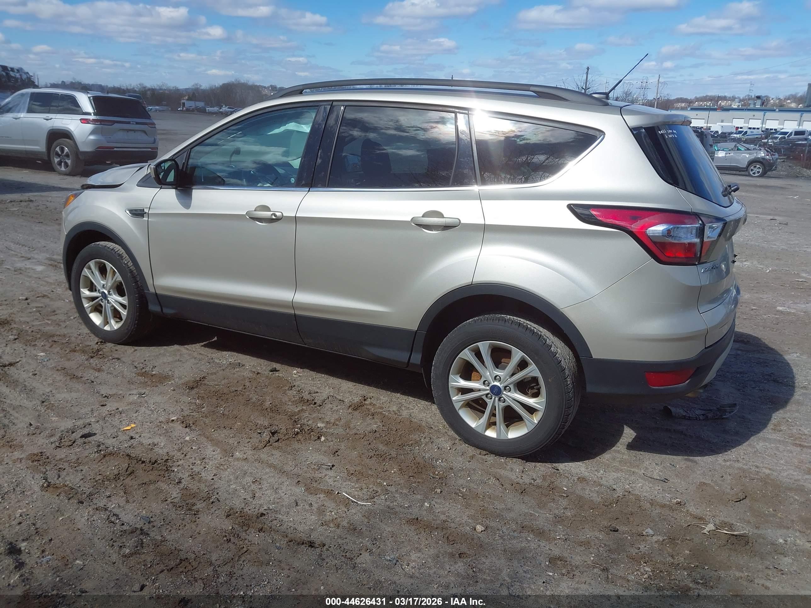 FORD ESCAPE image 3