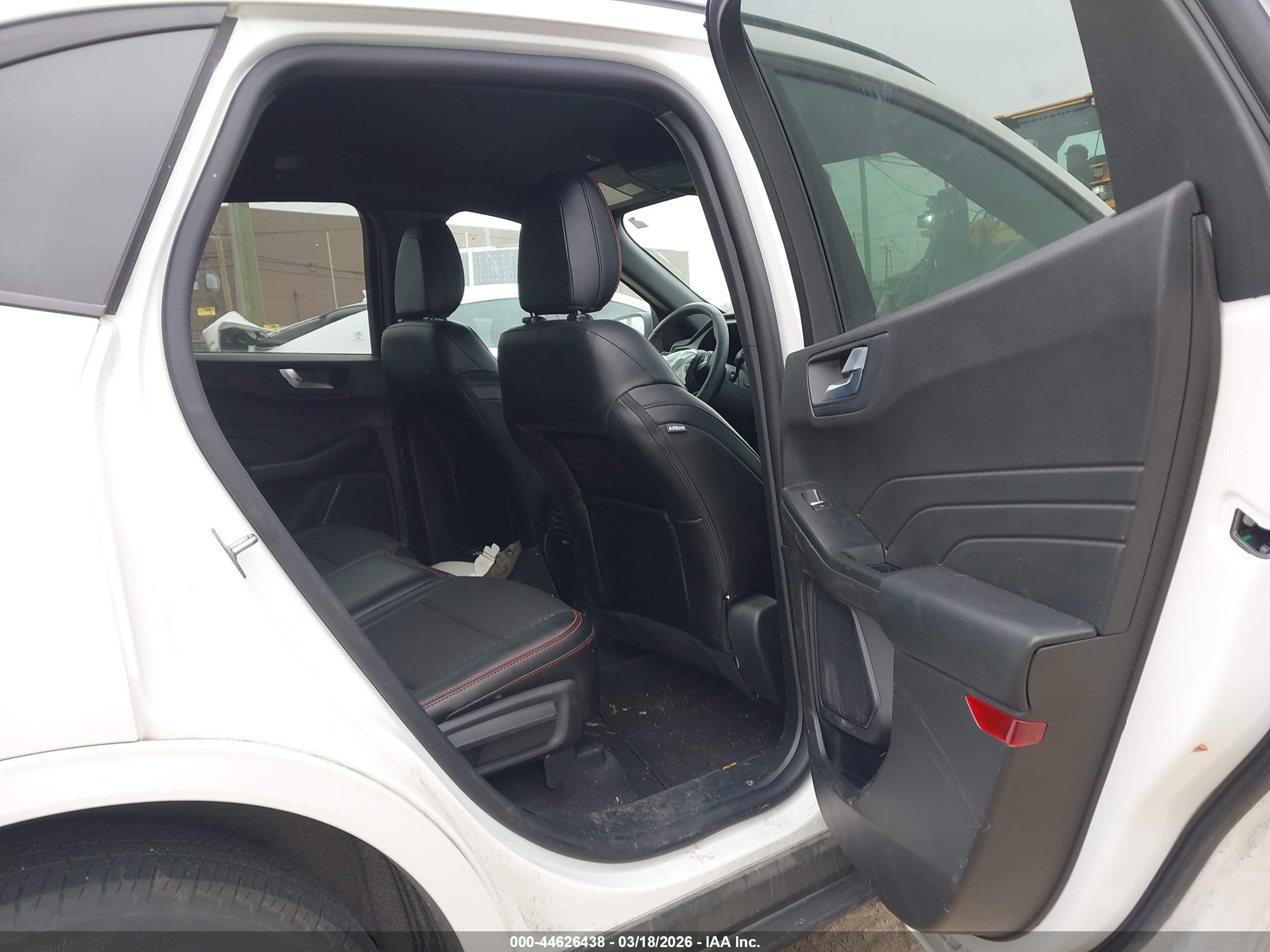 FORD ESCAPE image 8