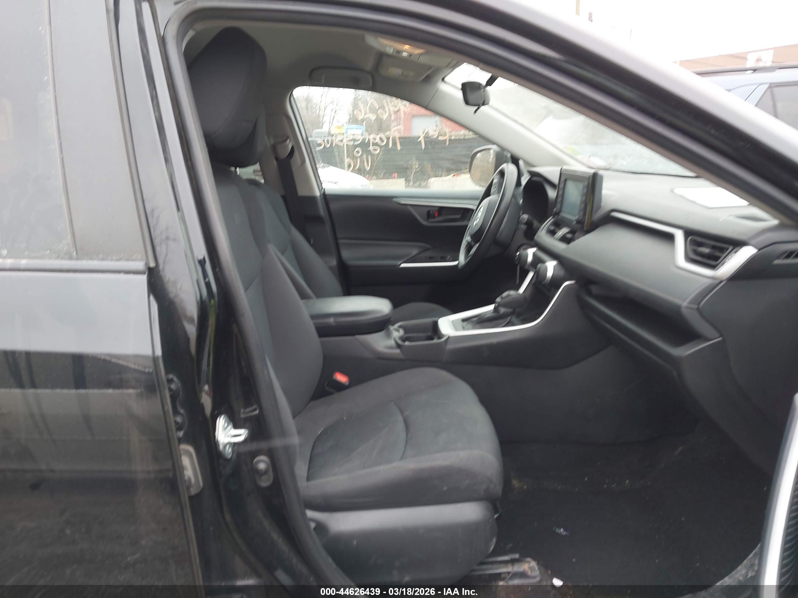 TOYOTA RAV4 image 5