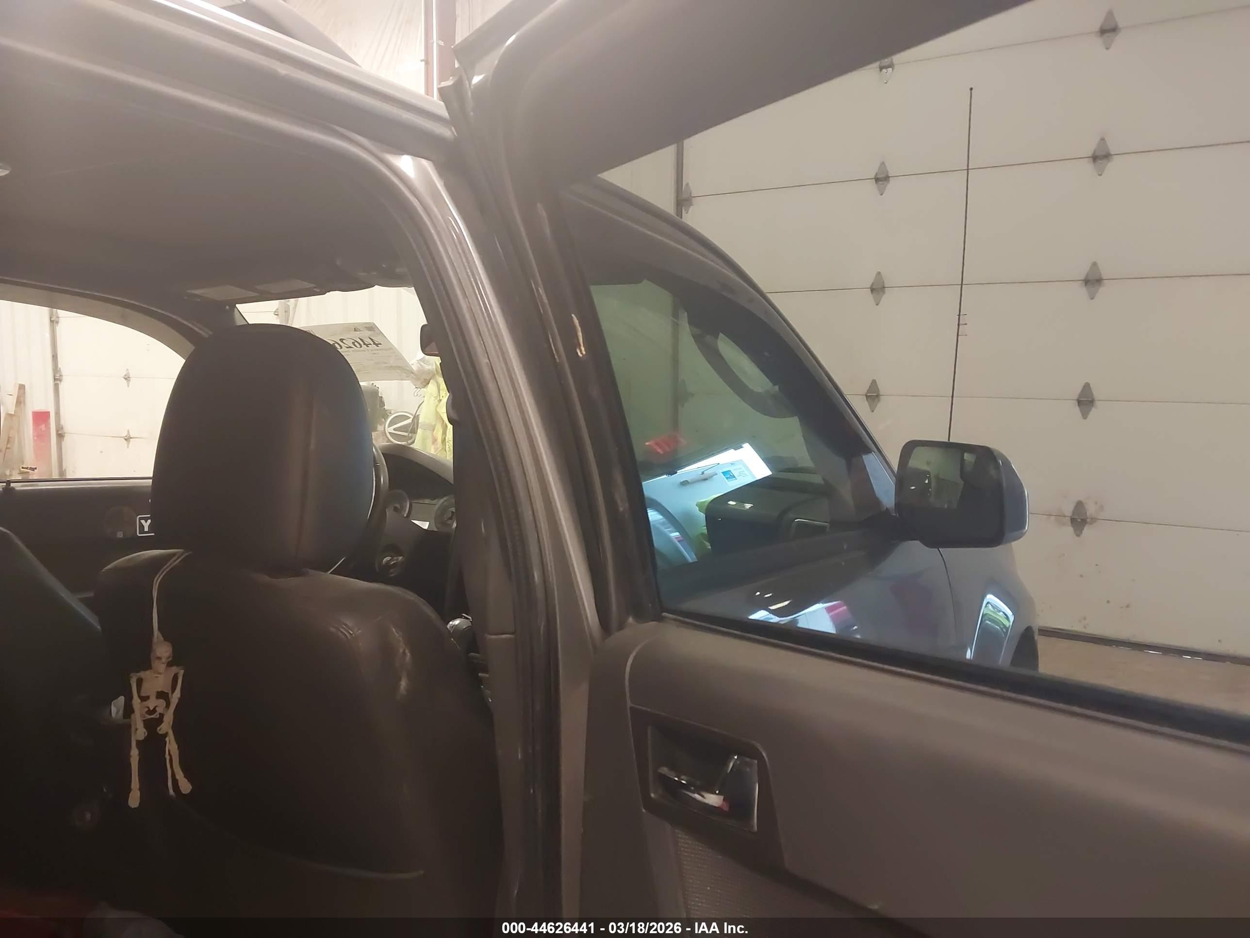 FORD ESCAPE image 8