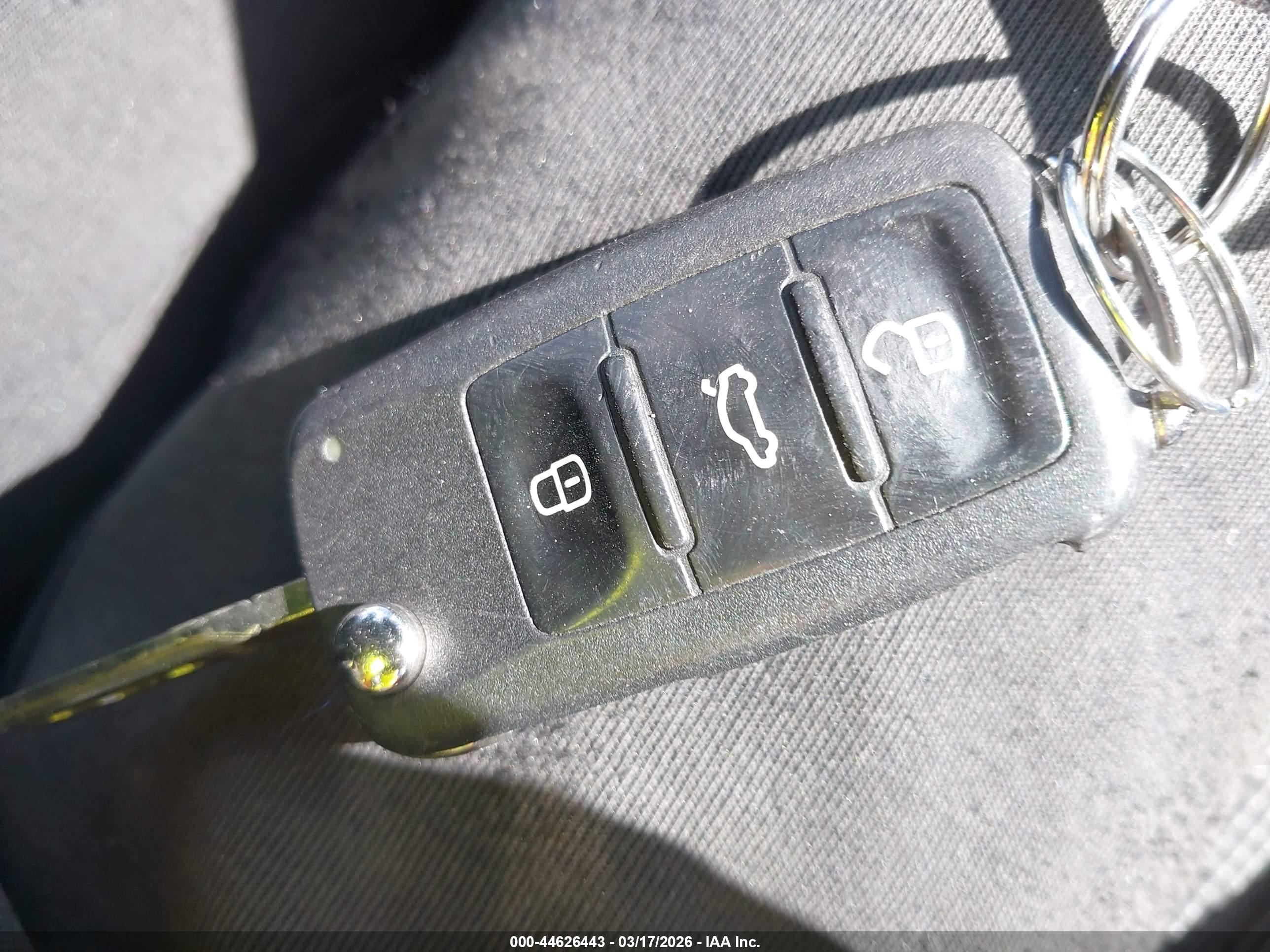 VOLKSWAGEN GOLF image 11