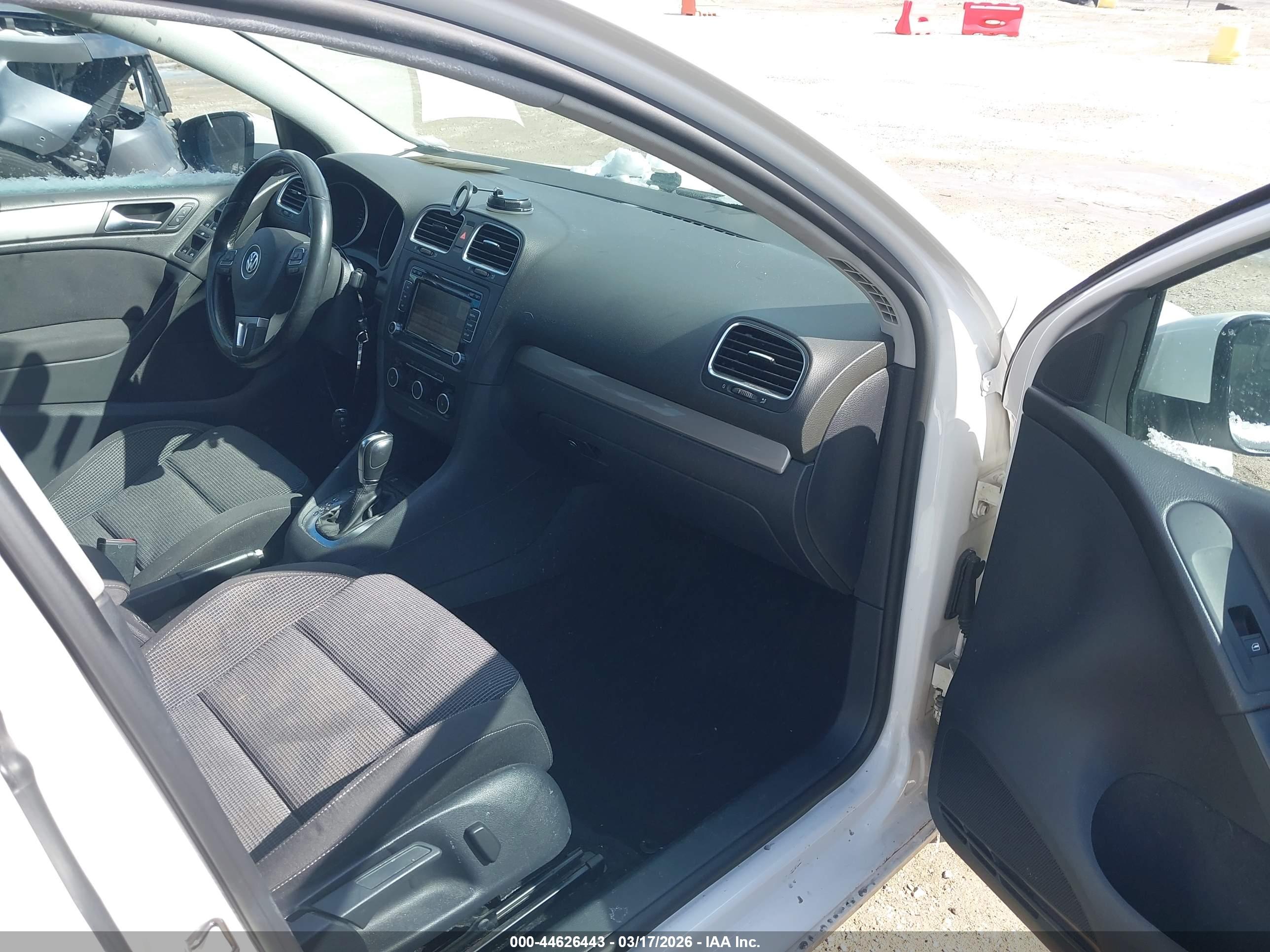 VOLKSWAGEN GOLF image 5