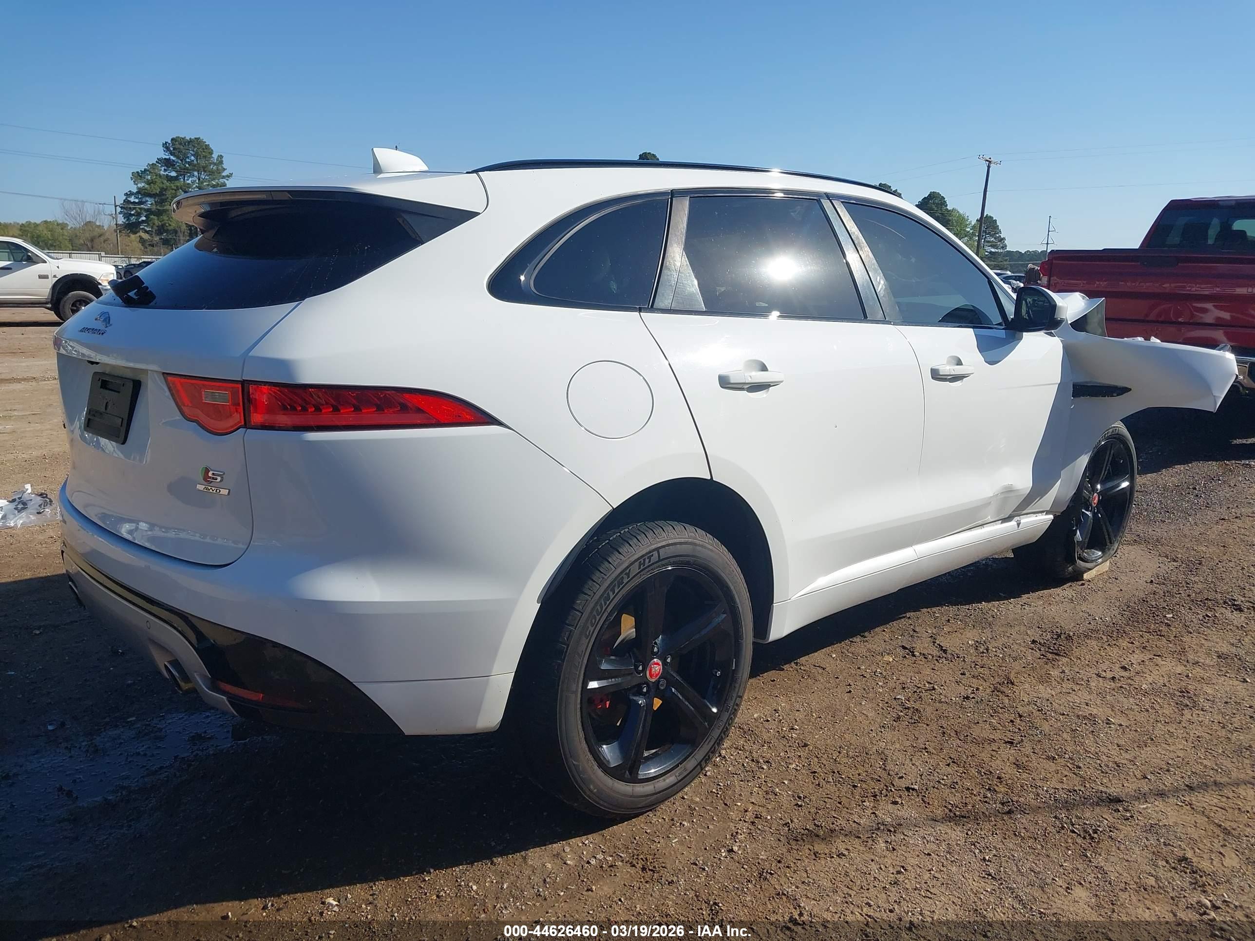 JAGUAR F-PACE image 4