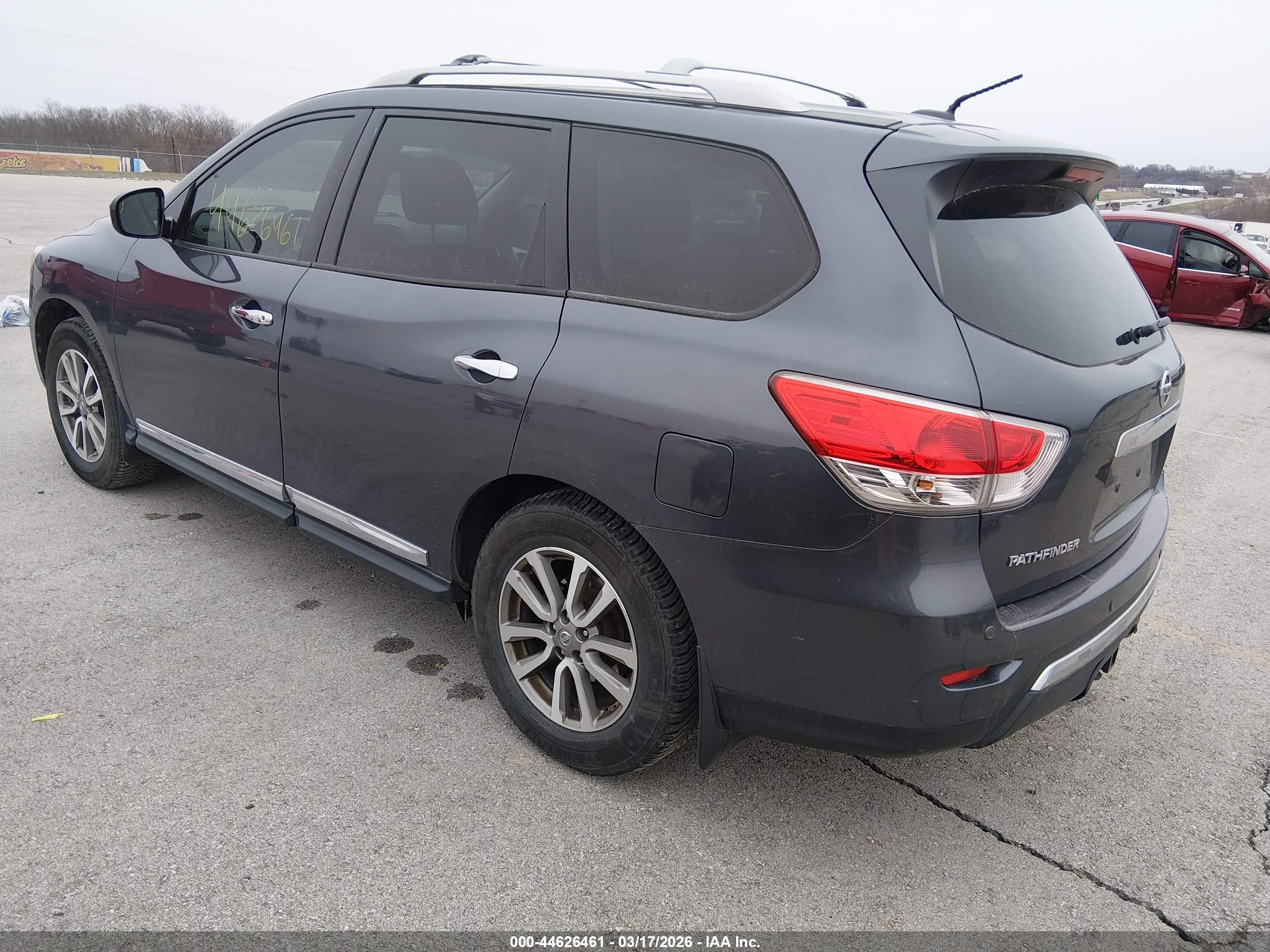 NISSAN PATHFINDER image 3