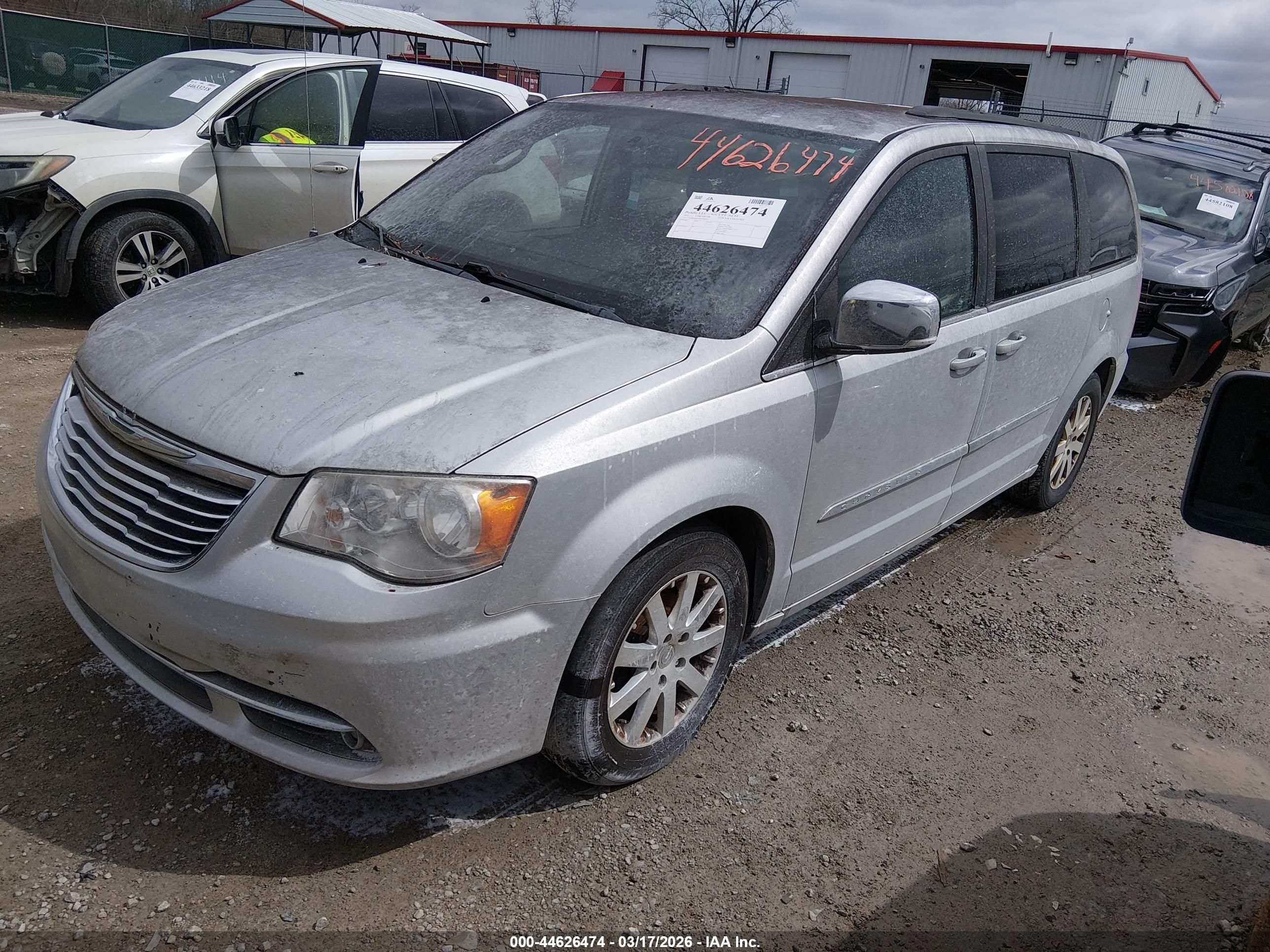 CHRYSLER TOWN image 2