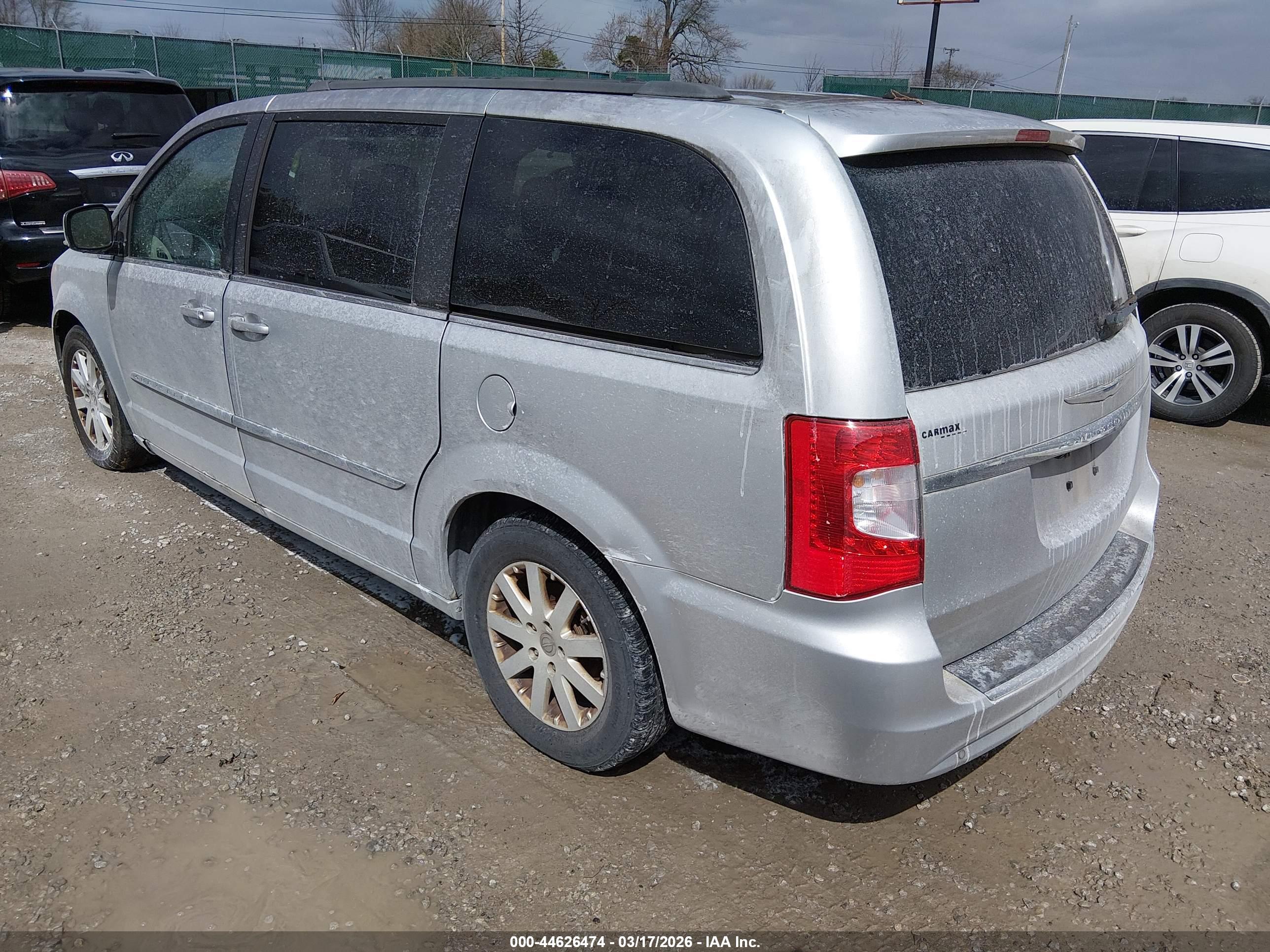 CHRYSLER TOWN image 3
