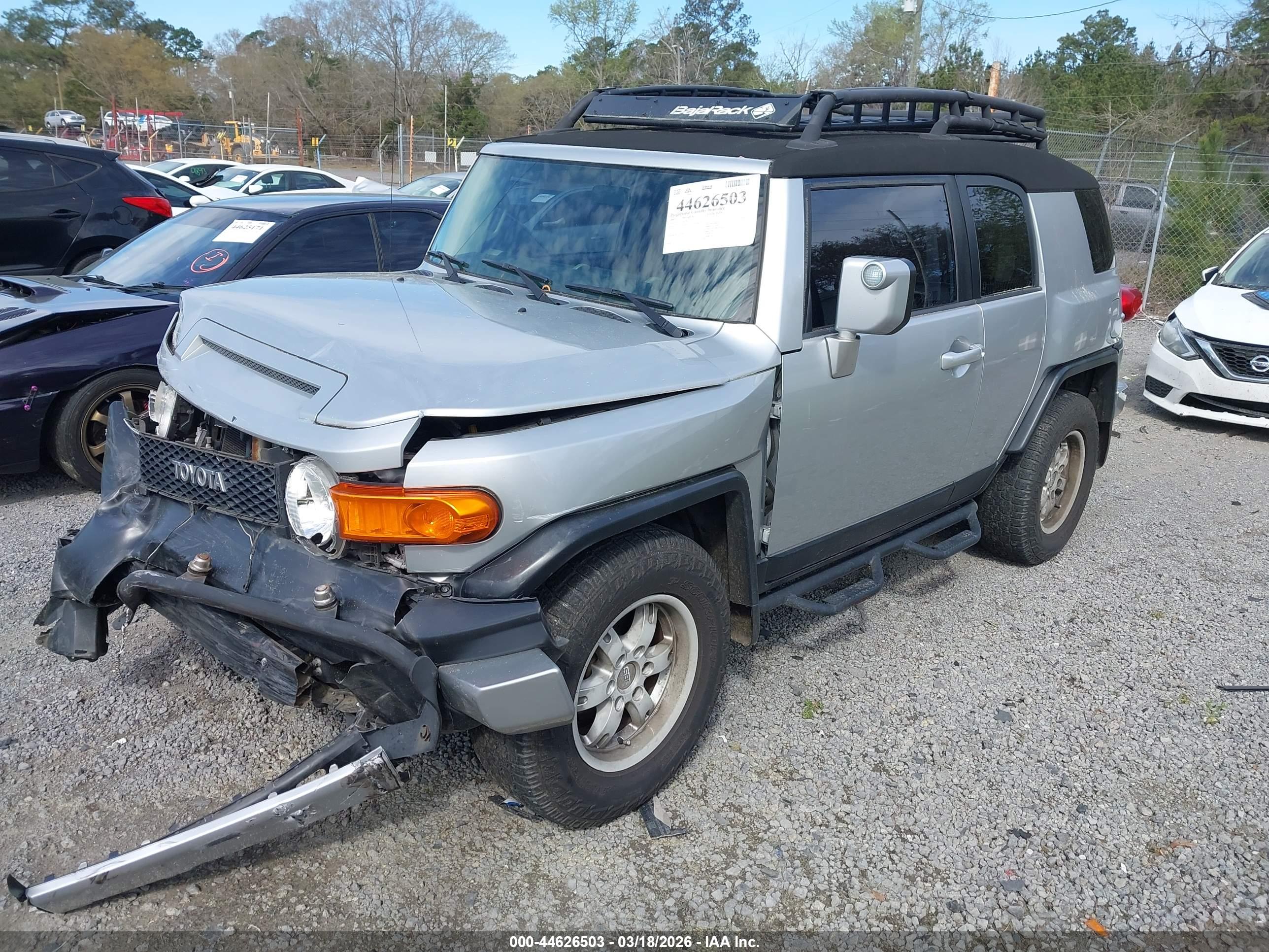 TOYOTA FJ image 2