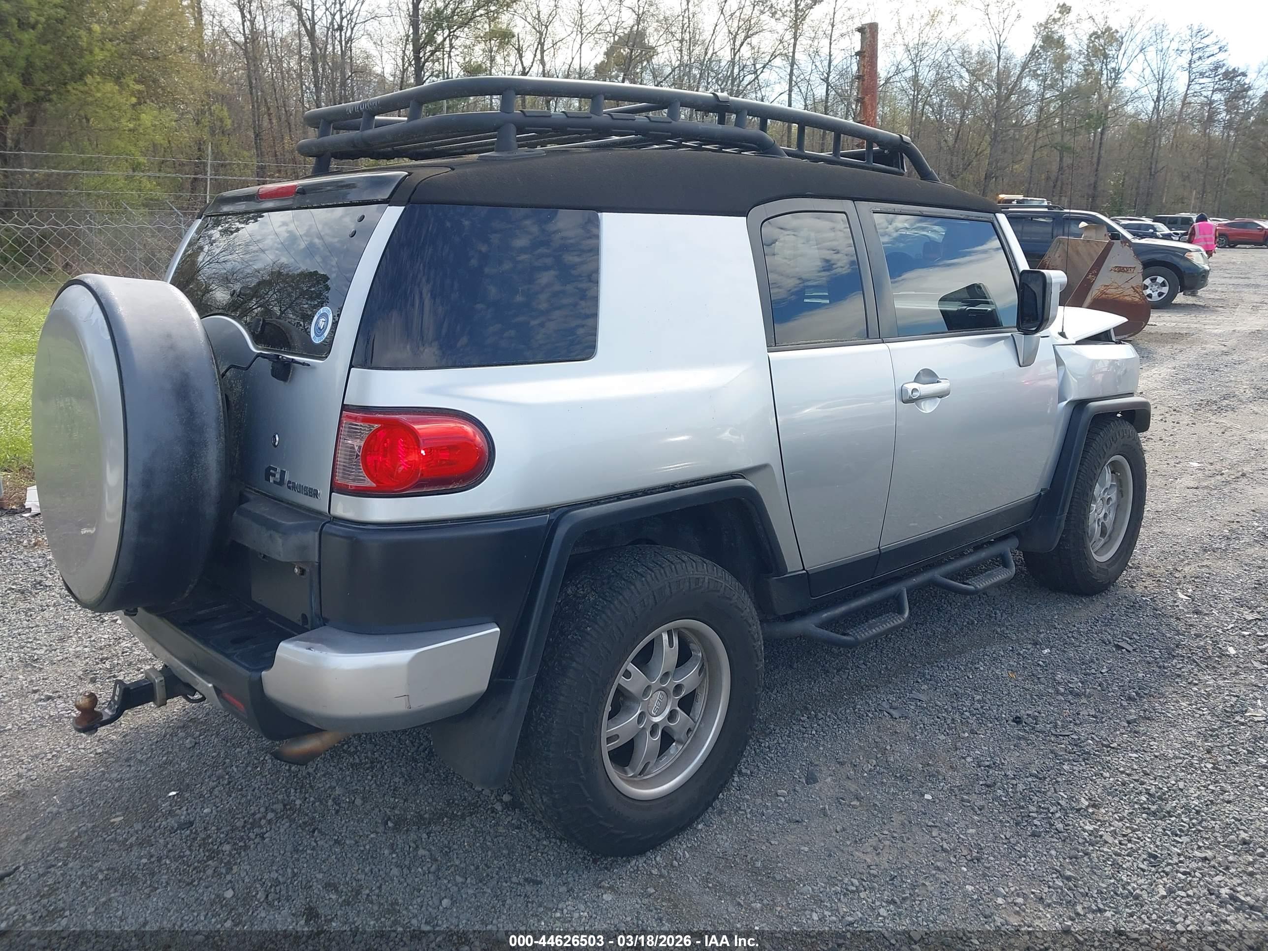 TOYOTA FJ image 4