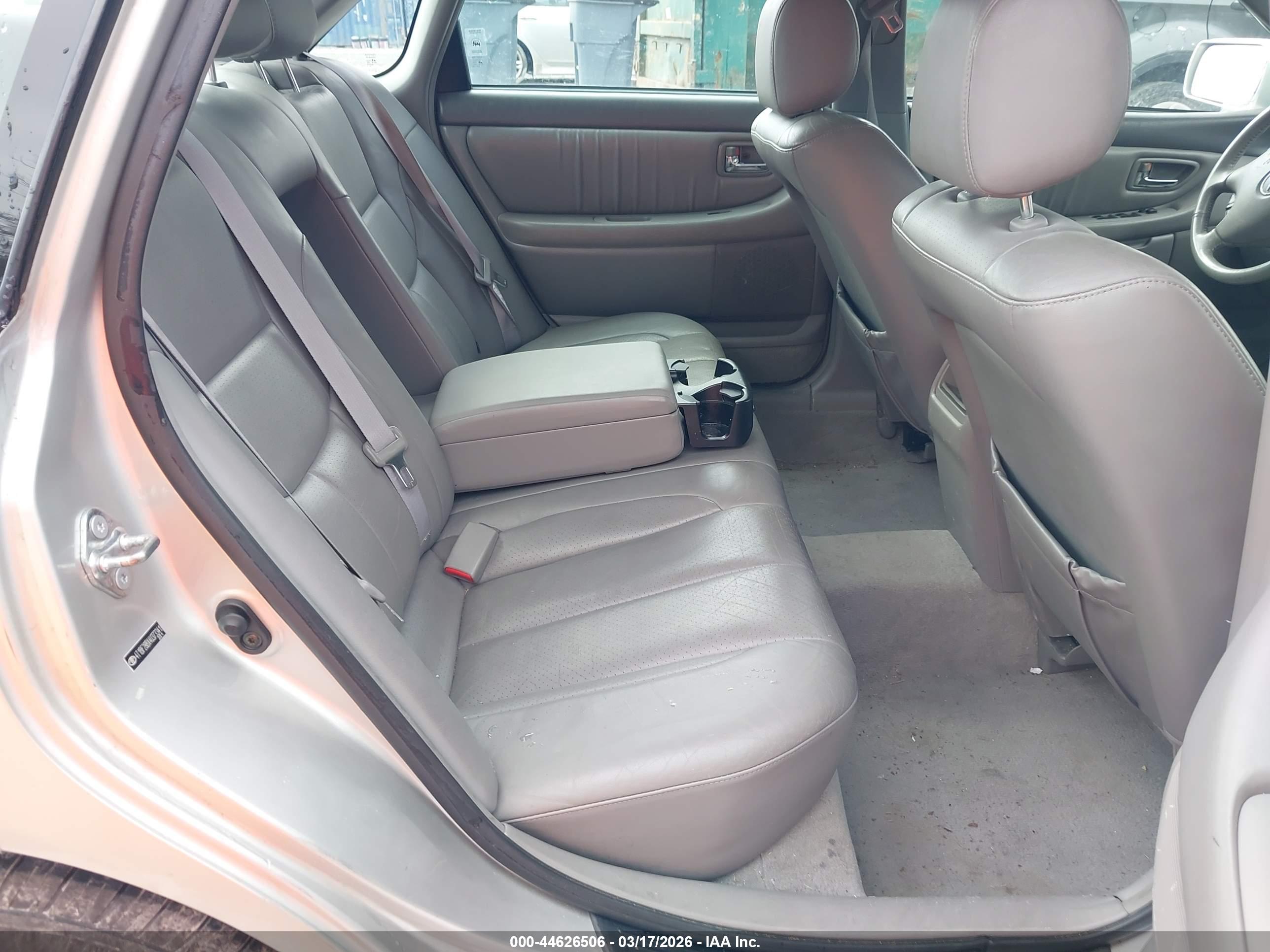 TOYOTA AVALON image 8