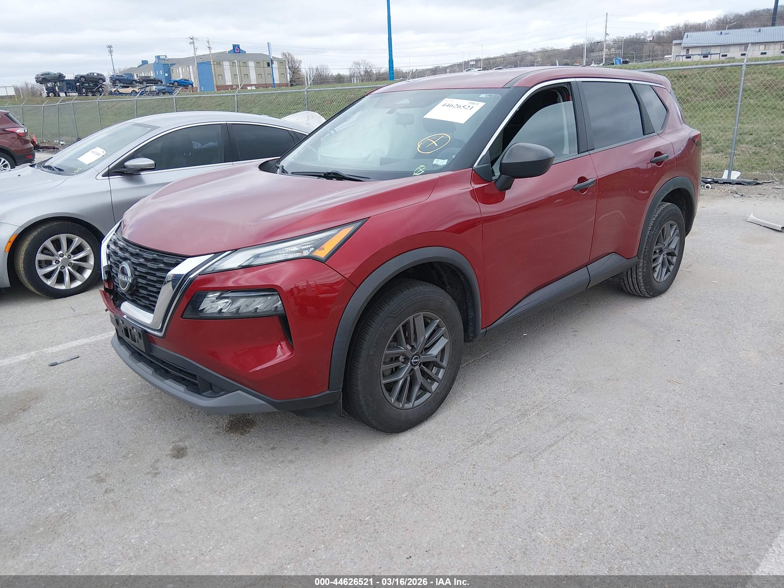 NISSAN ROGUE image 2