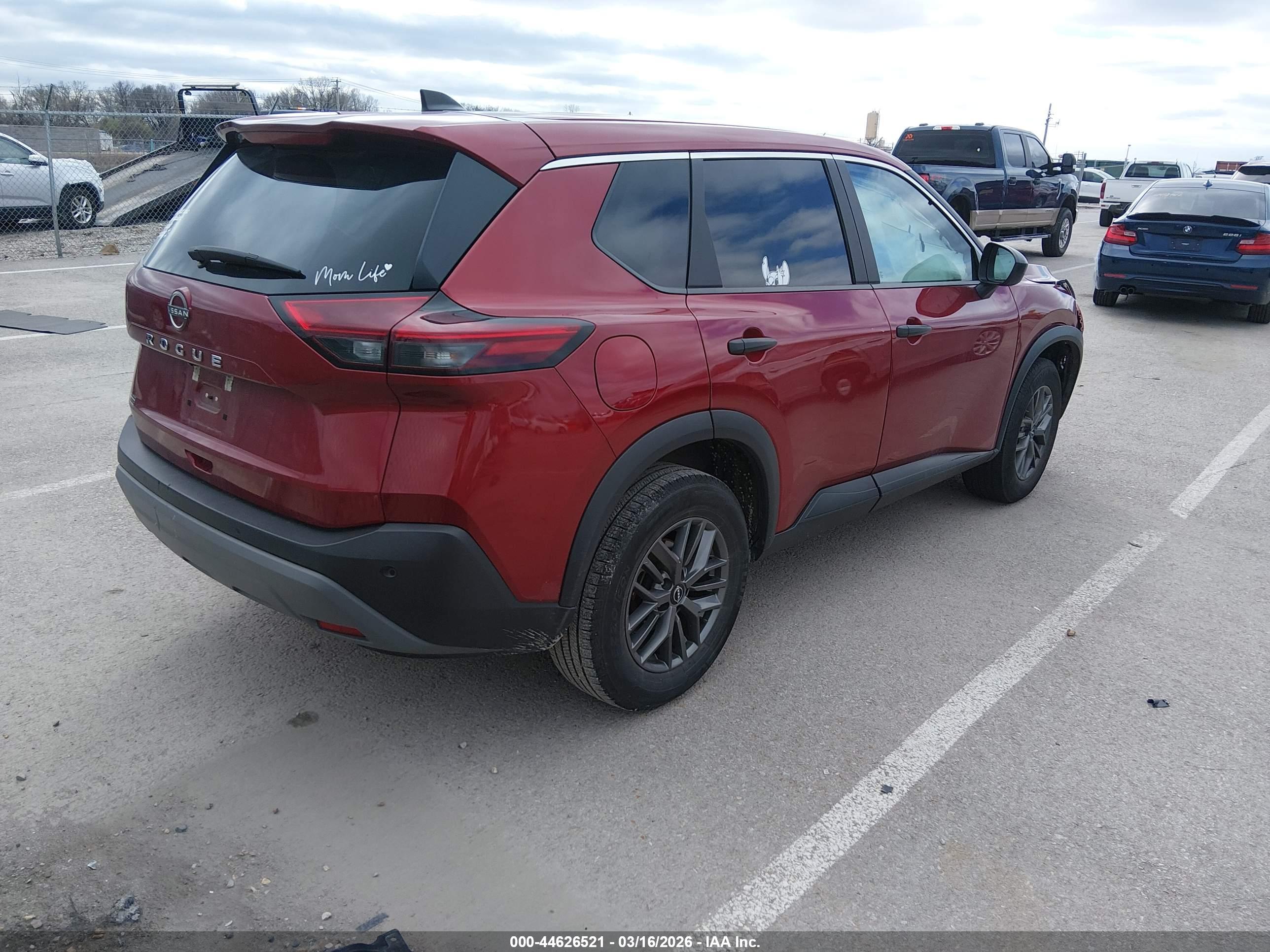 NISSAN ROGUE image 4